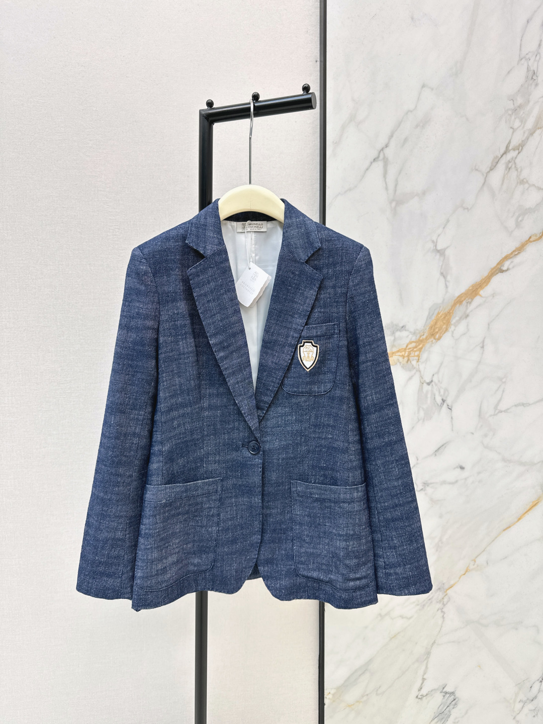 NO:753599,Exclusive first release Bc 26Ss————The latest spring and summer cotton and linen suit jackets are decorated with copper chains on the back collar. Classic H slightly waisted version for casual commuting. Designed to be luxurious and not simple. Easily control and interpret different styles. Customized blue and white yarn texture fabric. The texture is great. One color ready for sale sml,, jackets & coats, business suit,19860909独家首发 Bc 26Ss————春夏最新款棉麻西装外套后领铜链装饰 经典H微收腰版型休闲通勤设计奢华不简 轻松驾驭演绎不同风格 定制蓝白纱线肌理感面料 质感很赞 一色现货发售sml,,jackets & coats,business suit,,Women's clothing