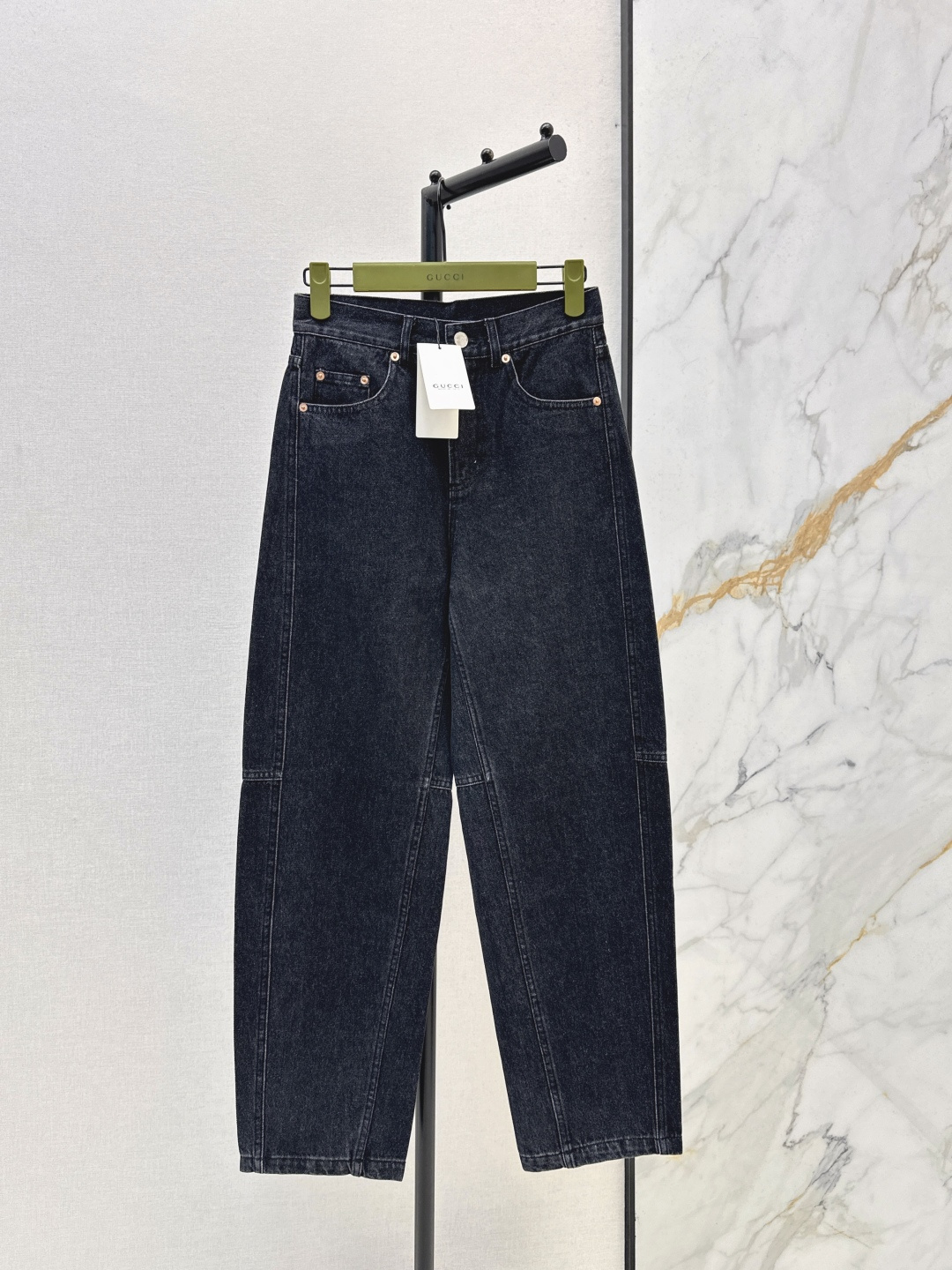 NO:762469,Recommended for daily wear Gu 26Ss————The latest style of micro scimitar jeans for spring and summer. A must-have wide-leg trousers style. Super concealing the flesh. Micro scimitar cut pants are very stylish. No problem with T-shirts or shirts. Available in stock in one color, sml, jeans, shirts, tees, t-shirt,19860909日常穿搭推荐 Gu 26Ss————春夏最新款微弯刀牛仔裤 人手必备的阔腿裤型 超级藏肉 微弯刀剪裁裤型又很有型 搭配T恤或者衬衫通通没问题 一色现货发售sml,,jeans,shirts,tees，t-shirt,,Women's clothing