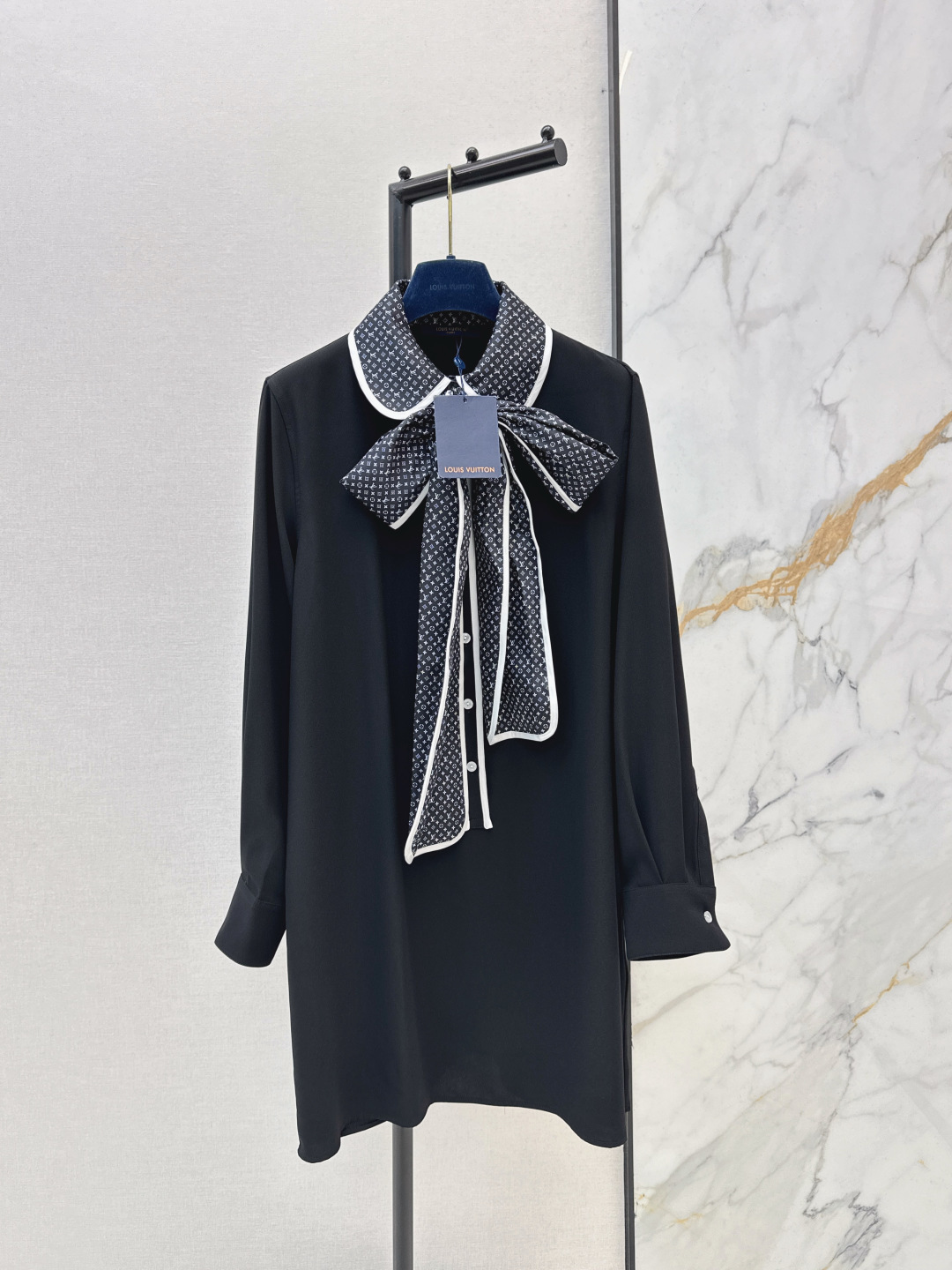 NO:791538,Ljia 26Ss————The latest spring and summer dress with contrasting ribbon decoration, retro and fashionable, low-key temperament and luxurious high-end!  The version is versatile and not picky. Customized technical fabrics are a must-have for Bai Fumei. One color is available in stock, smlxl, louis vuitton, skirts,19860909L家 26Ss————春夏最新款撞色飘带装饰连衣裙复古时髦 低调气质又奢华高级！版型百搭不挑人 定制科技面料 白富美必入 一色现货发售smlxl,,louis vuitton,skirts,,Women's clothing