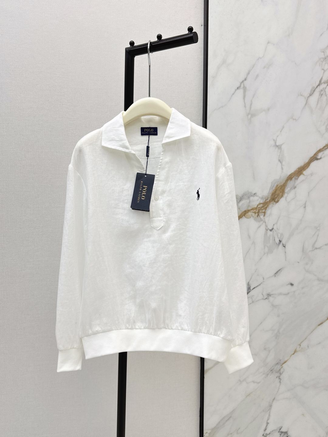 NO:792076,Old money style outfit RL 26Ss——Latest spring and summer linen shirt with pony logo embroidery. Classic logo embroidery decoration on the chest. Daily essential. Made of linen fabric. Breathable, close-fitting and comfortable. Two colors available for sale sml,, shirts,19860909老钱风穿搭 RL 26Ss————春夏最新款小马logo刺绣亚麻衬衫 胸前经典logo刺绣装饰 日常必备款 采用亚麻面料 透气又贴身舒适 两色现货发售sml,,shirts,,Women's clothing