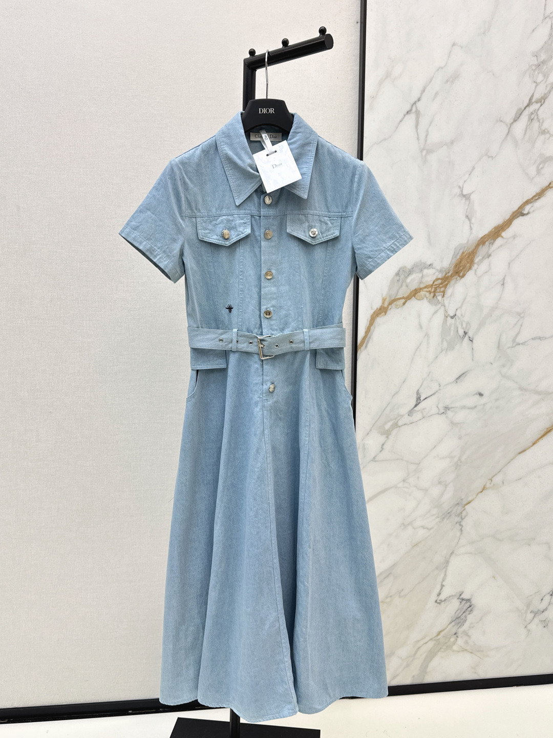 NO:794523,CD 26Ss————The latest long denim dress for spring, super fashionable new denim denim skirt. The upper body is cool and sassy with a unique color tone. The texture is fine and the cotton feels natural. It is muscular yet soft. Super beautiful. Two colors available for sale sml,,skirts,19860909CD 26Ss————春最新款长款牛仔连衣裙超时髦新款丹宁牛仔裙 个性色调上身又酷又飒爽 纹理细腻棉感自然 既有筋骨感又不失柔软 超级漂亮 两色现货发售sml,,skirts,,Women's clothing