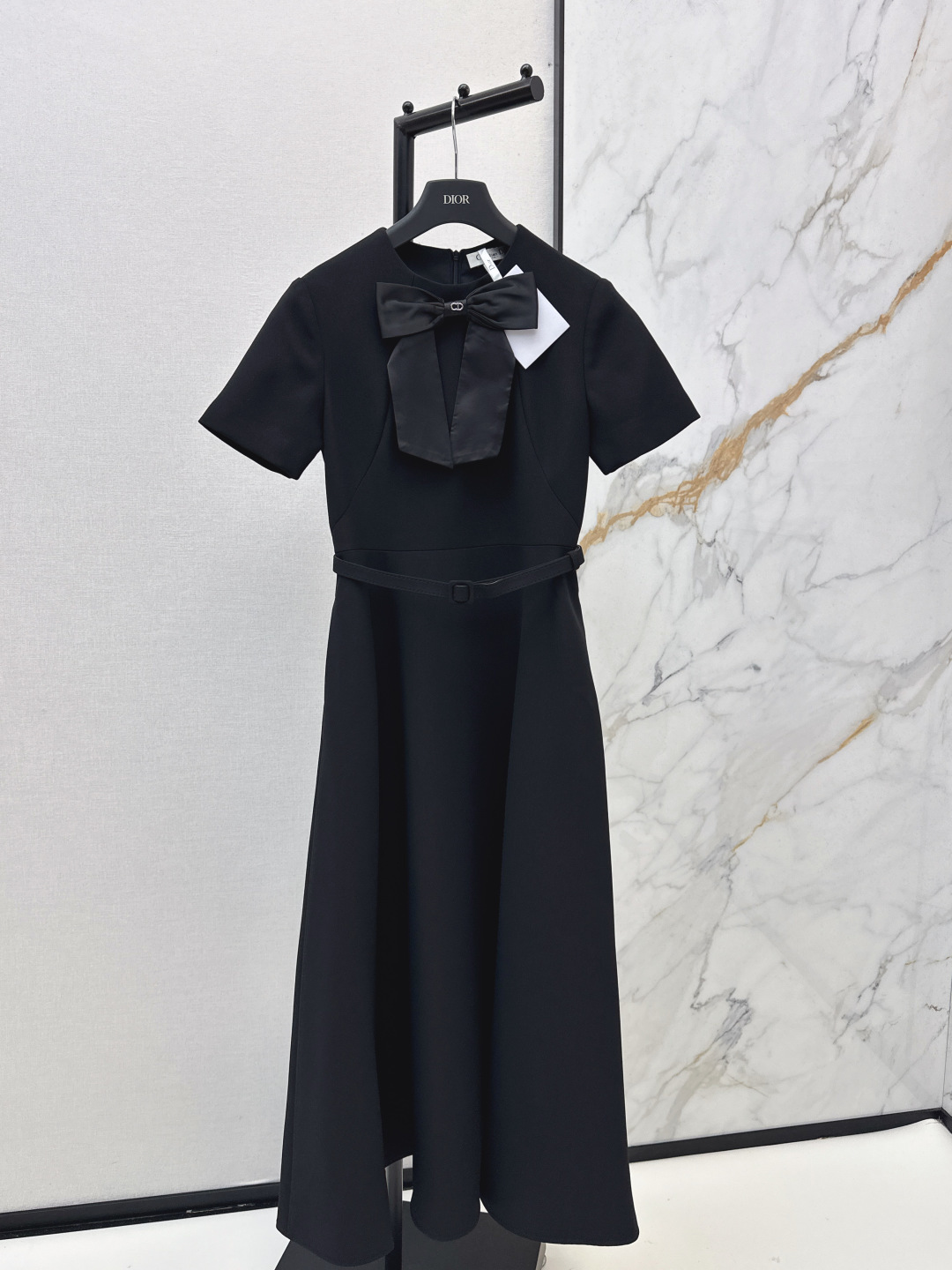 NO:797112,CD 26Ss————The latest bow-decorated long dress for spring and summer. Classic design. The upper body is exquisite and capable. It can be matched easily. Customized imported fabrics are crisp and stylish. Full of high-end. One color ready for sale smlxl,,skirts,19860909CD 26Ss————春夏最新款蝴蝶结装饰长款连衣裙 经典款设计 上身精致又干练得体n搭配起来随心应手 定制的进口面料挺括有型 满满的高级感 一色现货发售smlxl,,skirts,,Women's clothing