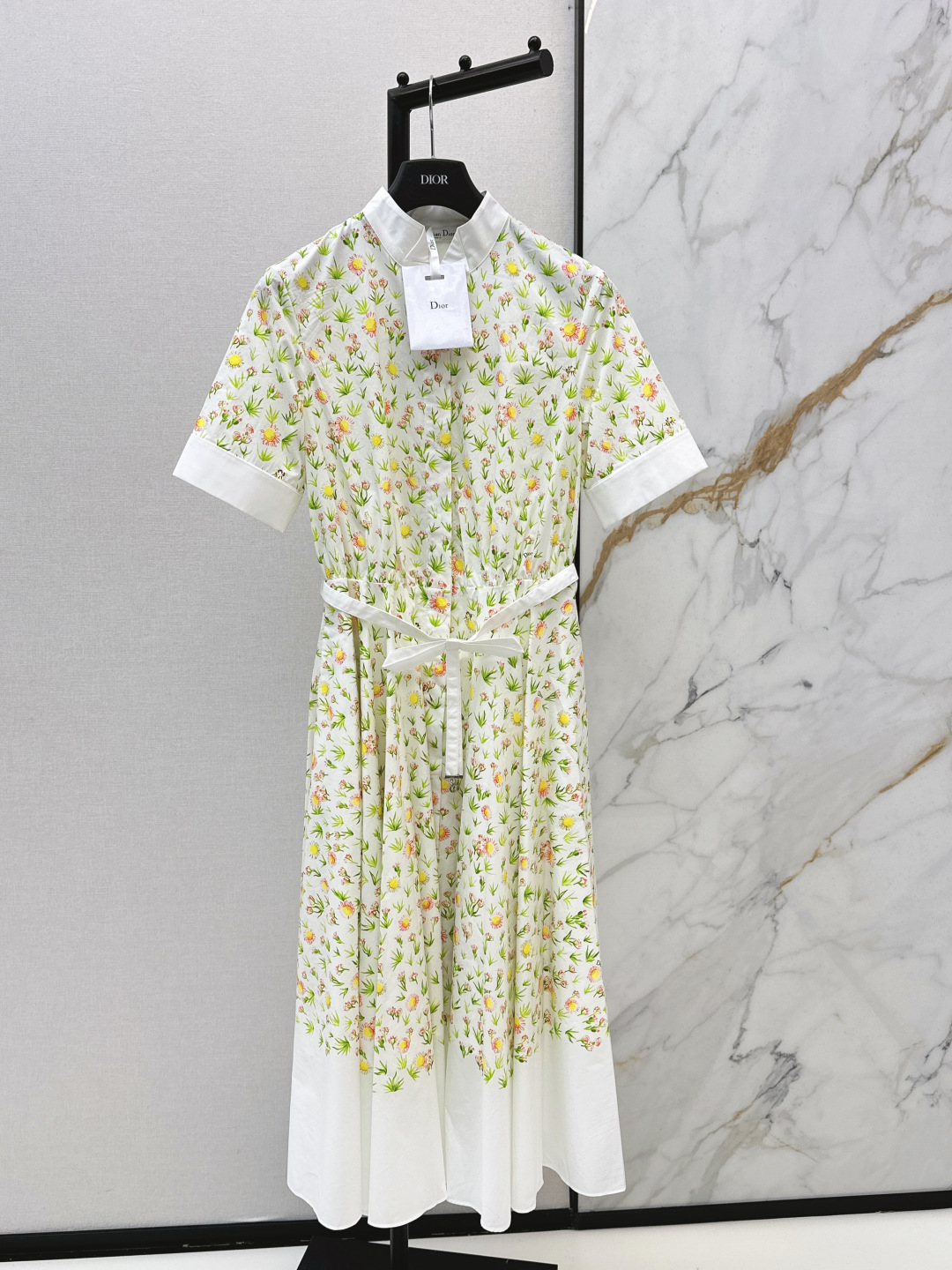 NO:797110,CD 26Ss————The latest spring and summer floral pattern long dress has a cute style and is full of small details that are a plus. Exquisite workmanship, age-reducing fashion, good hold style, won the hearts of fairies, soft and textured, ready for sale in one color sml,,skirts,19860909CD 26Ss————春夏最新款花卉图案长款连衣裙可A可乖的风格 满满小细节太加分了.做工精致 减龄时尚 好HOLD住造型 深得仙女心 柔软有质感 一色现货发售sml,,skirts,,Women's clothing