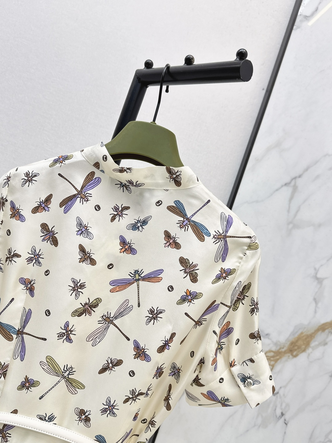 Gu 26Ss————春夏最新款青蜓印花真丝连衣裙🤍百分百真丝斜纹绸面料 配送金属扣腰带 气质飘带领结收