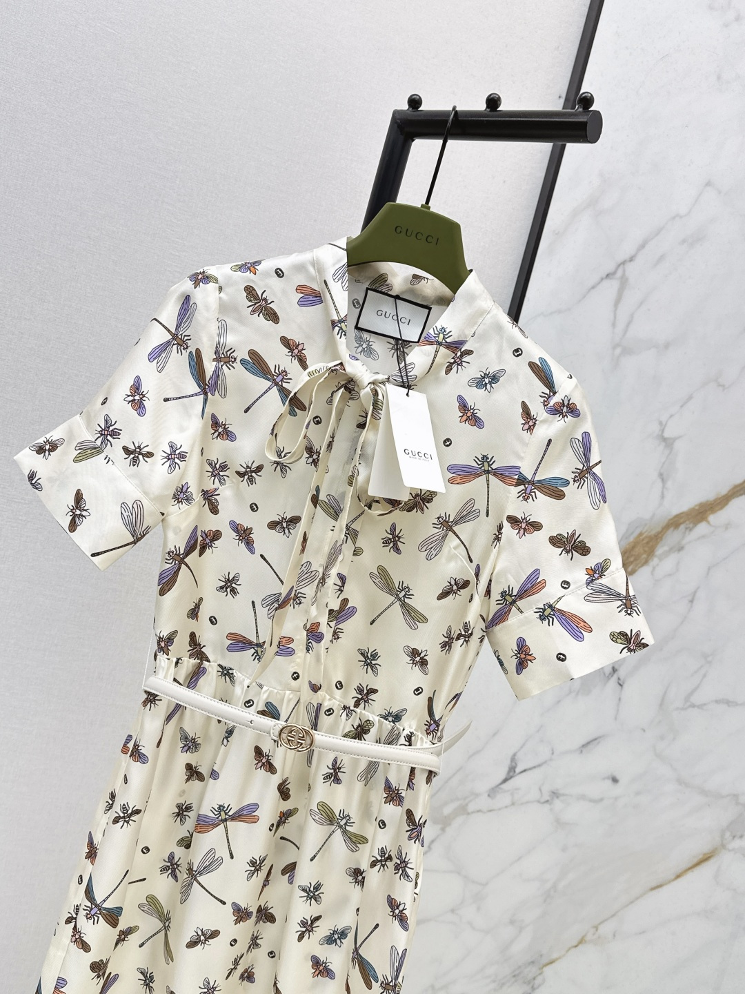 Gu 26Ss————春夏最新款青蜓印花真丝连衣裙🤍百分百真丝斜纹绸面料 配送金属扣腰带 气质飘带领结收