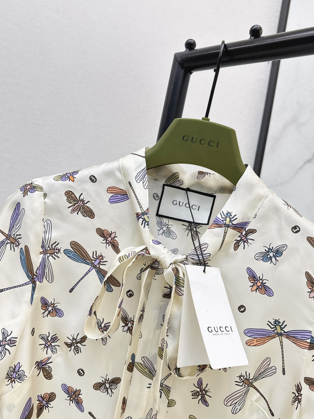 Gu 26Ss————春夏最新款青蜓印花真丝连衣裙🤍百分百真丝斜纹绸面料 配送金属扣腰带 气质飘带领结收