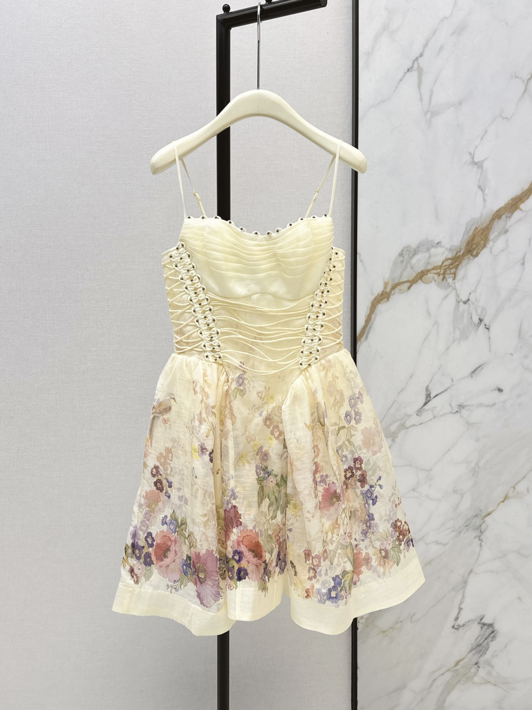 NO:798419,p. Exclusive first release Zimmen-M 26Ss - the latest resort-style printed tube top short dress in early spring. Elegant and fresh resort-style atmosphere. Elegant pattern printing, romantic and elegant white and rich beauty must-have item. Linen blended fabric. One color ready for sale smlxl,,skirts,19860909p.独家首发 Zimmen-M 26Ss———早春最新款度假风印花抹胸短款连衣裙淡雅清新的度假风气息 优雅图案印花浪漫优雅的白富美必备单品 亚麻混纺面料 一色现货发售smlxl,,skirts,,Women's clothing