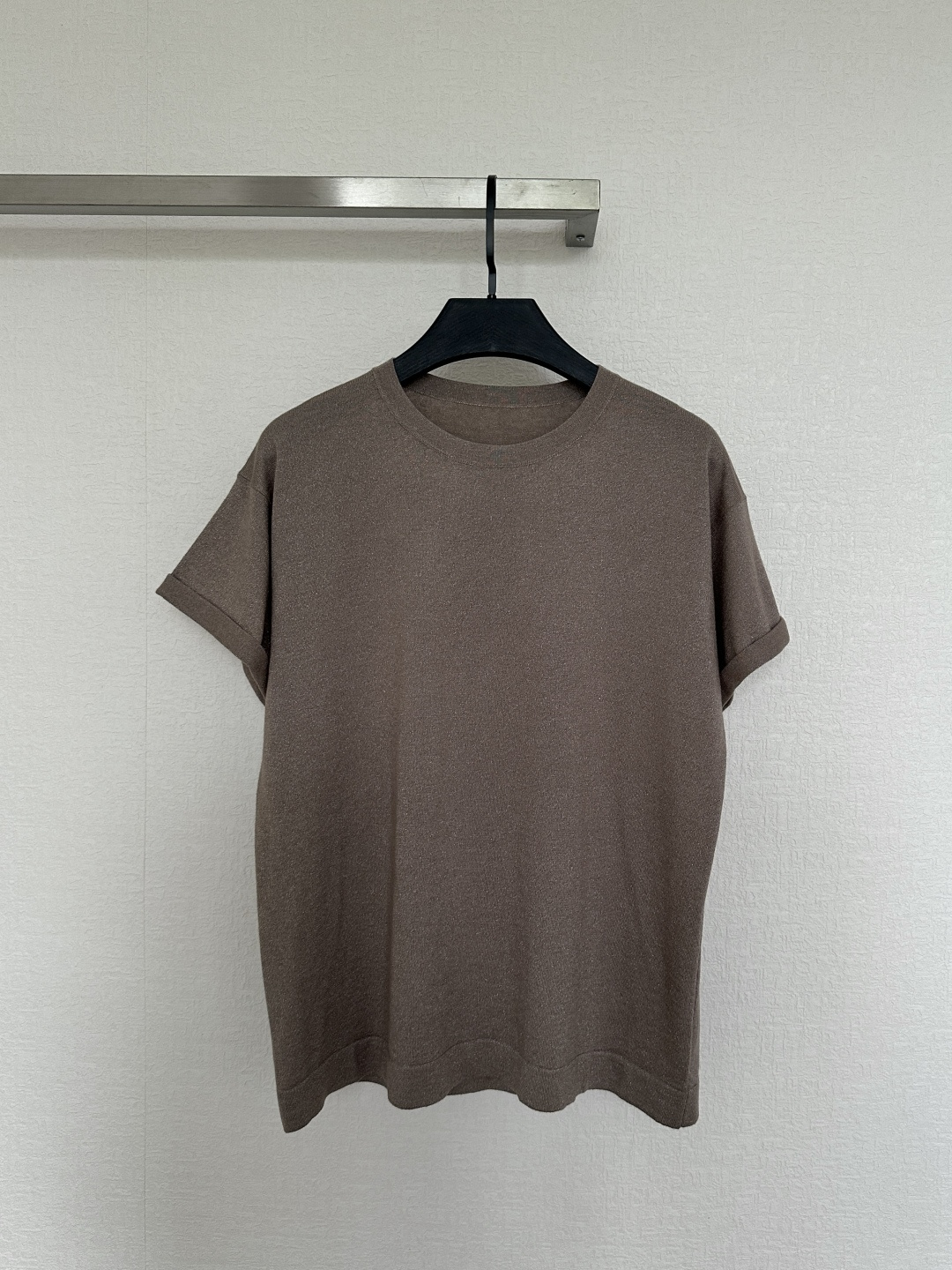 🛒𝐍𝐄𝐖 · 𝟐𝟎𝟐𝟔/新品预售羊绒的软糯真丝的丝滑金银葱的微光织进18针的细腻里轻薄到像第二层皮肤却高