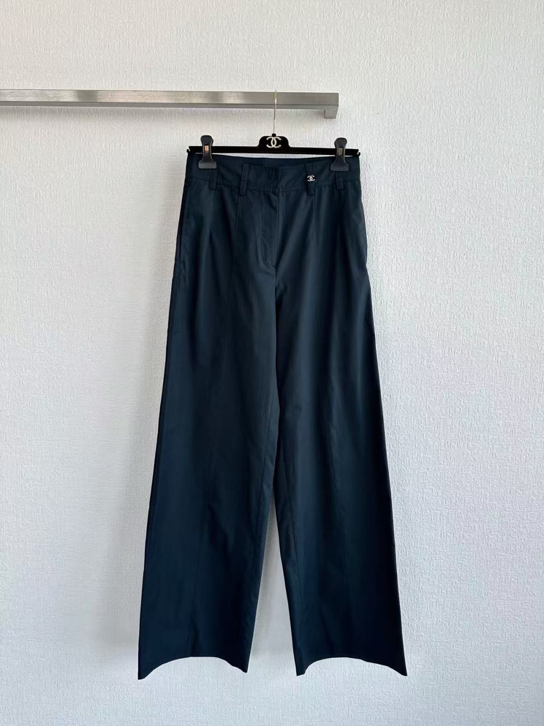 𝟐𝟎𝟐𝟔/爆款预定高腰线阔腿裤甄选高支高密100%优质棉，面料挺括垂坠自带哑光高级感，透气抗皱日常穿着耐
