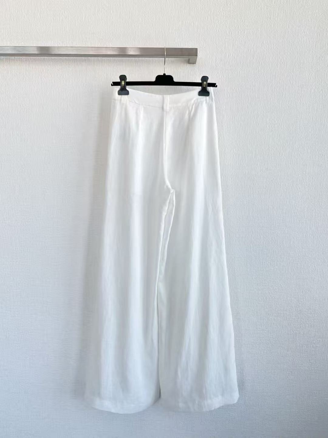 𝟐𝟎𝟐𝟔/爆款现货阔腿裤子选用30汉麻70天丝的混纺面料真丝经普洗加软工艺处理后，触感更柔滑亲肤同时保留