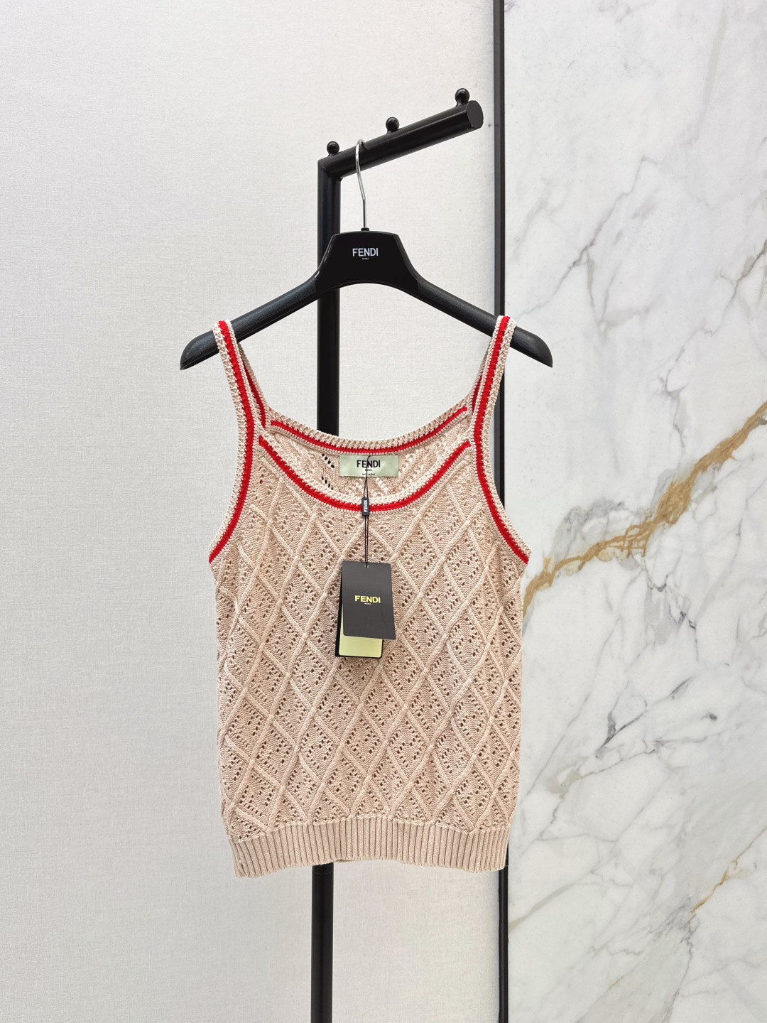 NO:798694,FD 26Ss - the latest three-dimensional woven decorative small sling for spring and summer. This knitted sling is really recommended to everyone. I love my upper body so much. Summer is the world for slings. The small sling is full of fashion. It can be worn alone or paired with a jacket and shirt. It looks great. Available in stock in one color, sml, jackets & coats, shirts,19860909FD 26Ss———春夏最新款立体提织装饰小吊带这个针织吊带真的怒推给大家 上身爱惨了 夏天就是吊带的天下呀 时髦感满满的小吊带 可以单穿可以搭配外套衬衫 巨巨好看就是了 一色现货发售sml,,jackets & coats,shirts,,Women's clothing