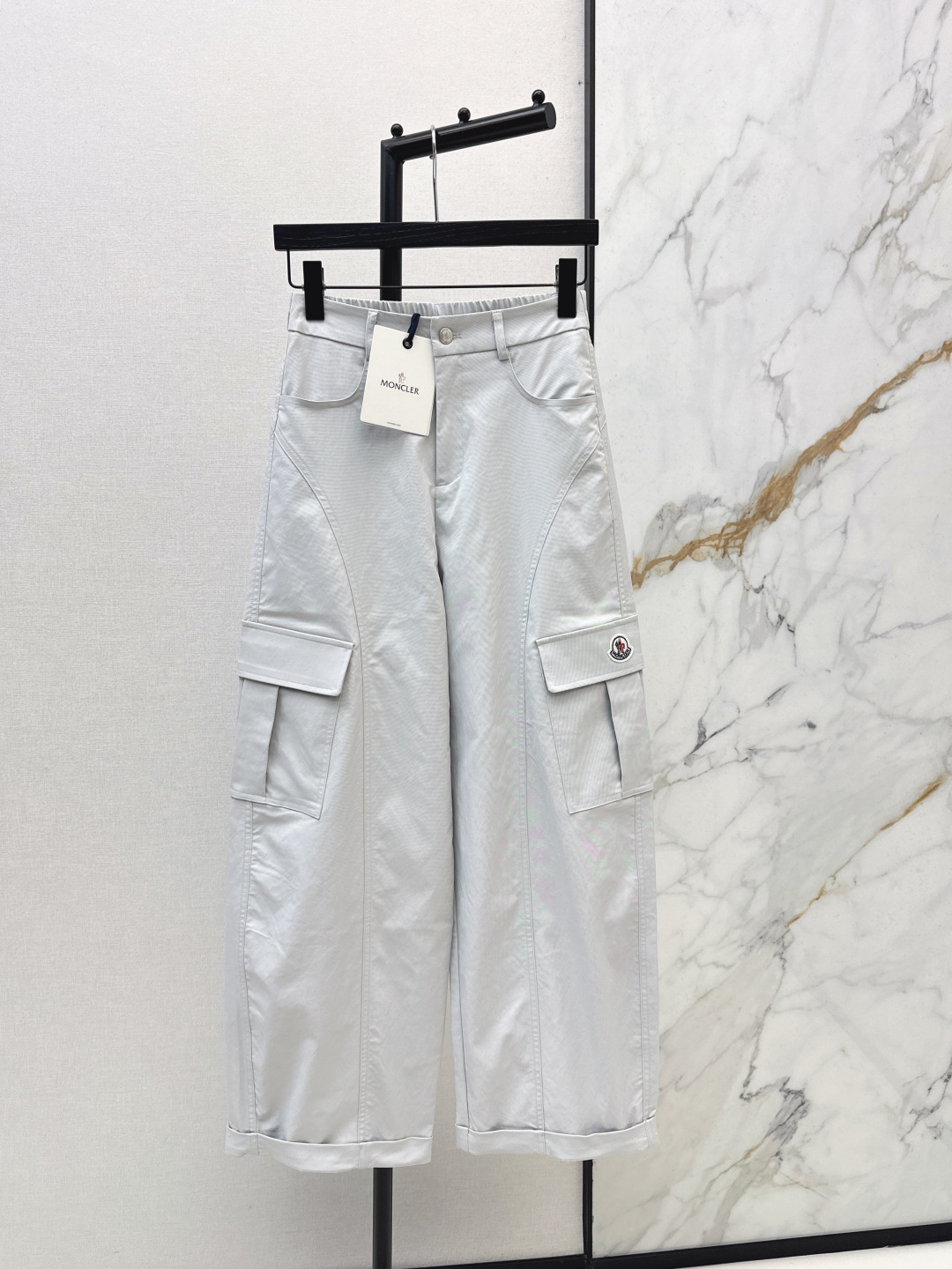 NO:798686,Mc 26Ss————The latest style of handsome elastic waisted wide-leg overalls for spring and summer. Fashionable and easy-to-wear walking overalls. Versatile style. Advanced customization. Casual and free. Good texture. Retro and fashionable. Can be controlled by all body types. Two colors available for sale smlxl,,19860909Mc 26Ss————春夏最新款帅气松紧腰阔腿工装裤 时髦好穿度爆棚的行走的工装裤 风格百搭 高级定制 随性洒脱 质感也敲好 复古又时尚 各种身材都可以驾驭 两色现货发售smlxl,,,Women's clothing