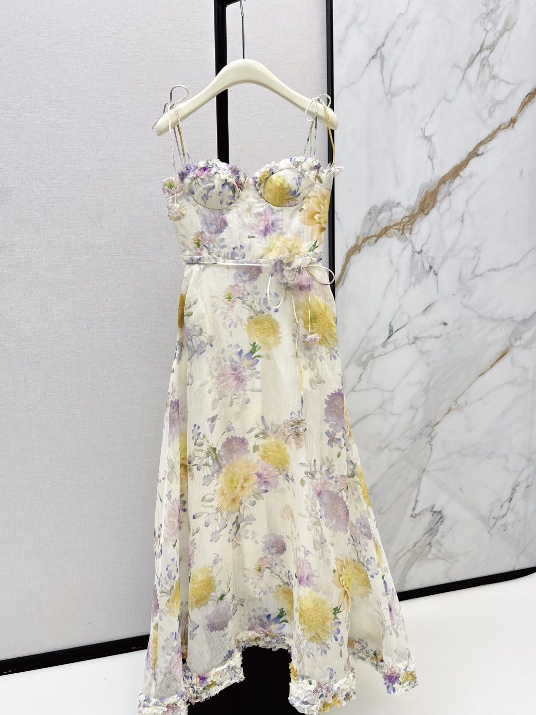 NO:799526,Exclusive first release of Zimmen-M 26Ss - the latest resort-style strapless printed dress in early spring. Elegant and fresh holiday style. Elegant pattern printing. Romantic and elegant white and rich beauty must-have item. Linen and silk blended fabric. One color ready for sale smlxl,,skirts,real silk,19860909独家首发 Zimmen-M 26Ss———早春最新款度假风吊带抹胸印花连衣裙淡雅清新的度假风气息 优雅图案印花浪漫优雅的白富美必备单品 亚麻真丝混纺面料 一色现货发售smlxl,,skirts,real silk,,Women's clothing