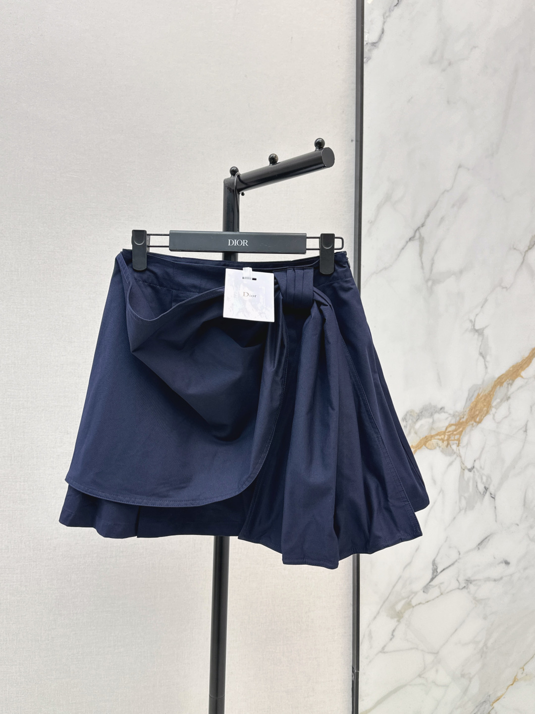 NO:800025,CD 26Ss————The latest pleated decorative A-line skirt for spring and summer 2026SS new skirt. Full of texture. Elegant design. OK for daily OL. A fashionable skirt with unique charm. Two colors available for sale smlxl,,skirts,19860909CD 26Ss————春夏最新款褶皱装饰A字半裙2026SS新款半裙 质感十足 优雅气质设计 日常OL都OK 一款具有独特魅力的时尚半裙  两色现货发售smlxl,,skirts,,Women's clothing