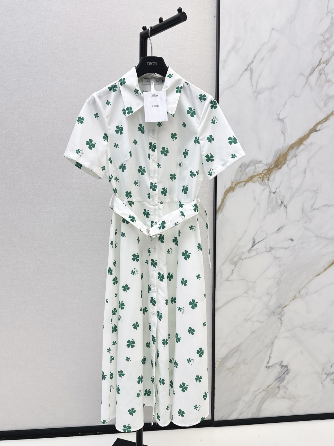 NO:800020,CD 26Ss————The latest lucky four-leaf clover long dress in spring and summer is a classic design. The upper body is exquisite and capable. It can be matched easily. The customized imported fabric is crisp and stylish. It has a full sense of luxury. One color ready for sale sml,,skirts,19860909CD 26Ss————春夏最新款幸运四叶草长款连衣裙经典款设计 上身精致又干练得体 搭配起来随心应手 定制的进口面料挺括有型 满满的高级感 一色现货发售sml,,skirts,,Women's clothing