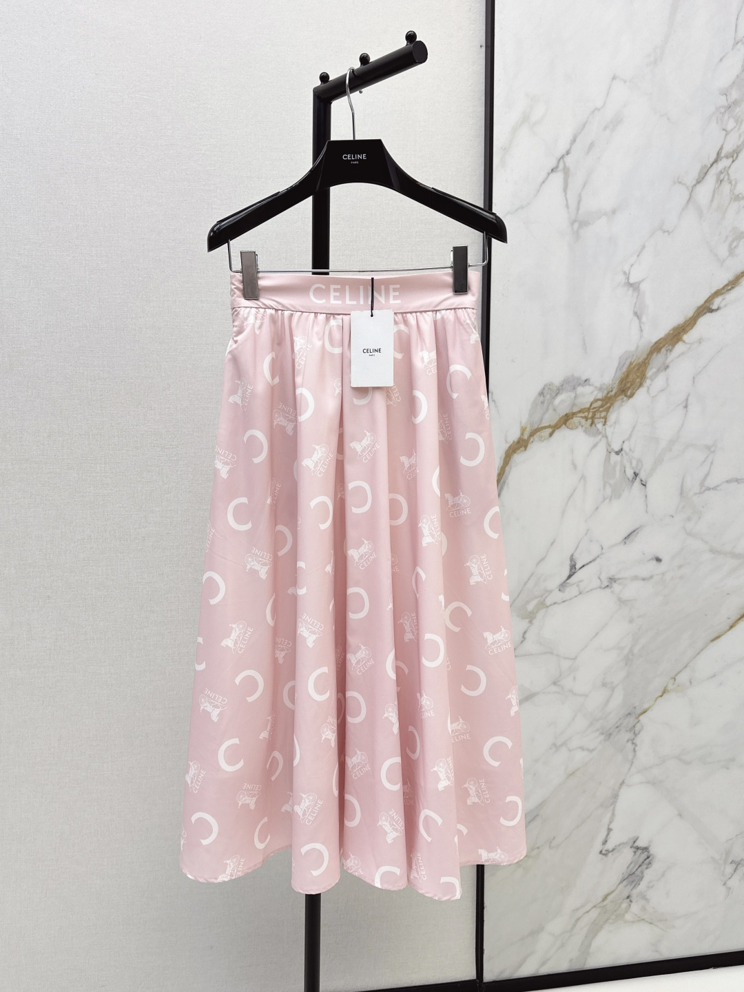 NO:802035,Ce 26Ss————The latest spring and summer letter print suit shirt + umbrella-shaped high-waisted skirt, cute style, full of small details, exquisite workmanship, age-reducing fashion, good hold style, won the hearts of fairies, soft and textured, developed in one color, ready for sale sml,,skirts,shirts,19860909Ce 26Ss————春夏最新款字母印花套装衬衫+伞状高腰半裙 可A可乖的风格 满满小细节太加分 做工精致 减龄时尚 好HOLD住造型 深得仙女心 柔软有质感 一色分开发 现货发售sml,,skirts,shirts,,Women's clothing