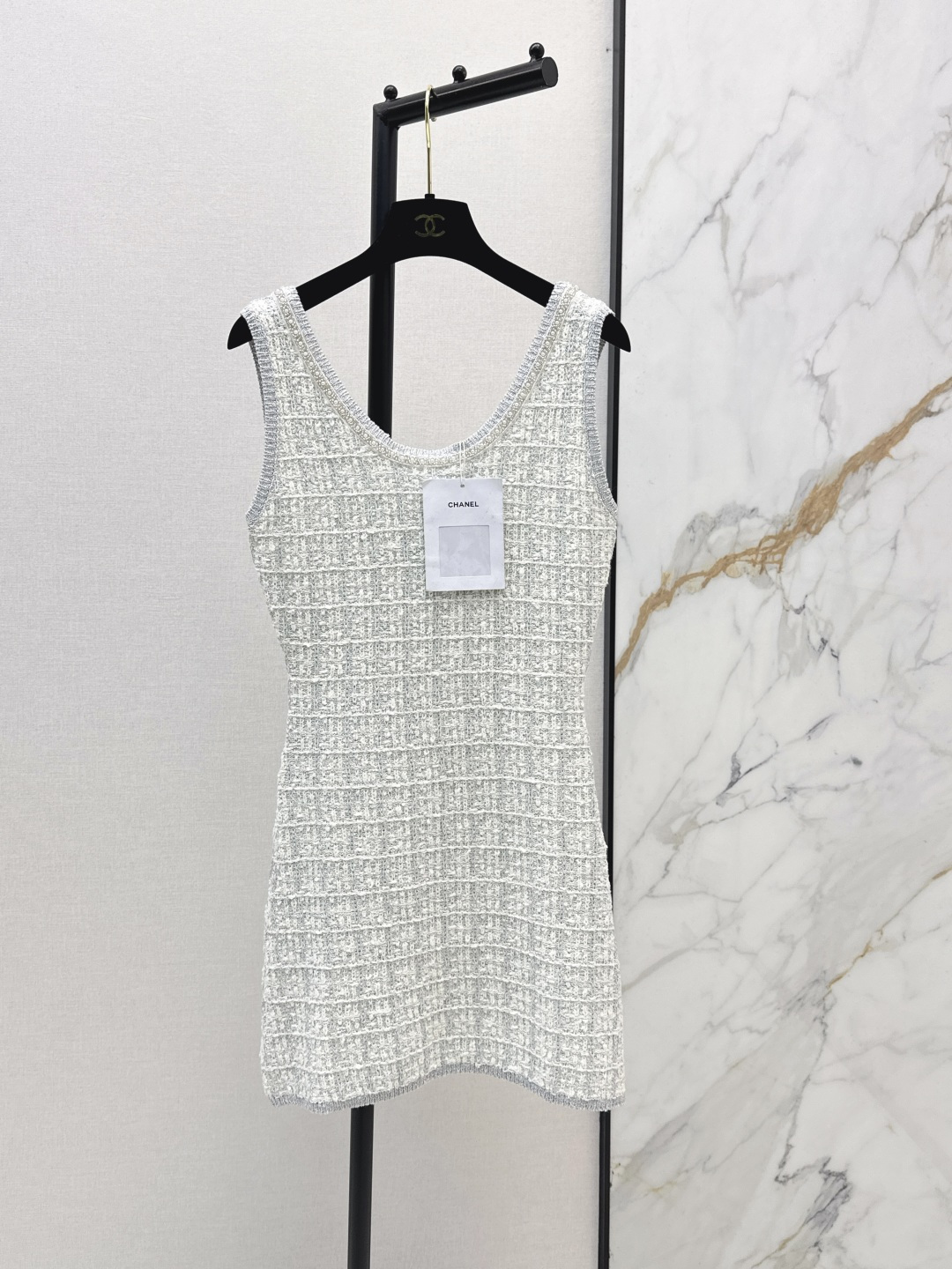 NO:802790,Exclusive model~~C Family 26Ss————The latest and newest knitted dress for spring and summer. It is timeless and you don’t have to worry about matching. It is exquisite when worn alone or layered. The wool yarn is more skin-friendly and slimming to match the look~ Two colors are available in stock, sml, chanel, skirts,19860909独家款～～C家 26Ss————春夏最新款最新款针织连衣裙 一件不过时不愁搭配烦恼 ～单穿或者叠穿都很精致 羊毛纱线更亲肤 显瘦搭配Look～ 两色现货发售sml,,chanel,skirts,,Women's clothing