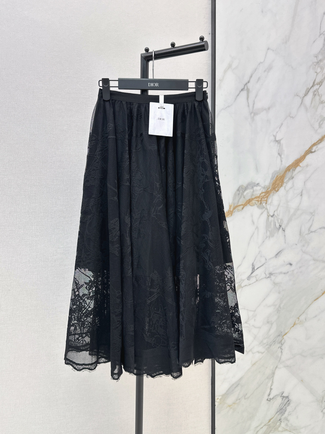 NO:803383,CD 26Ss - the latest French jacquard lace long skirt for spring and summer. Customized lace with heavy three-dimensional craftsmanship. A must-have for white and beautiful women. The oversized skirt makes the upper body look slimmer. The positioning is floral, elegant, age-reducing, girly style, fashionable and high-end. Two colors are available for sale sml,,skirts,19860909CD 26Ss———春夏最新款法式提花蕾丝长半裙定制蕾丝花边重工立体工艺 白富美必入神器 超大裙摆上身巨显瘦 定位花卉气质优雅减龄少女风时髦又高级 两色现货发售sml,,skirts,,Women's clothing