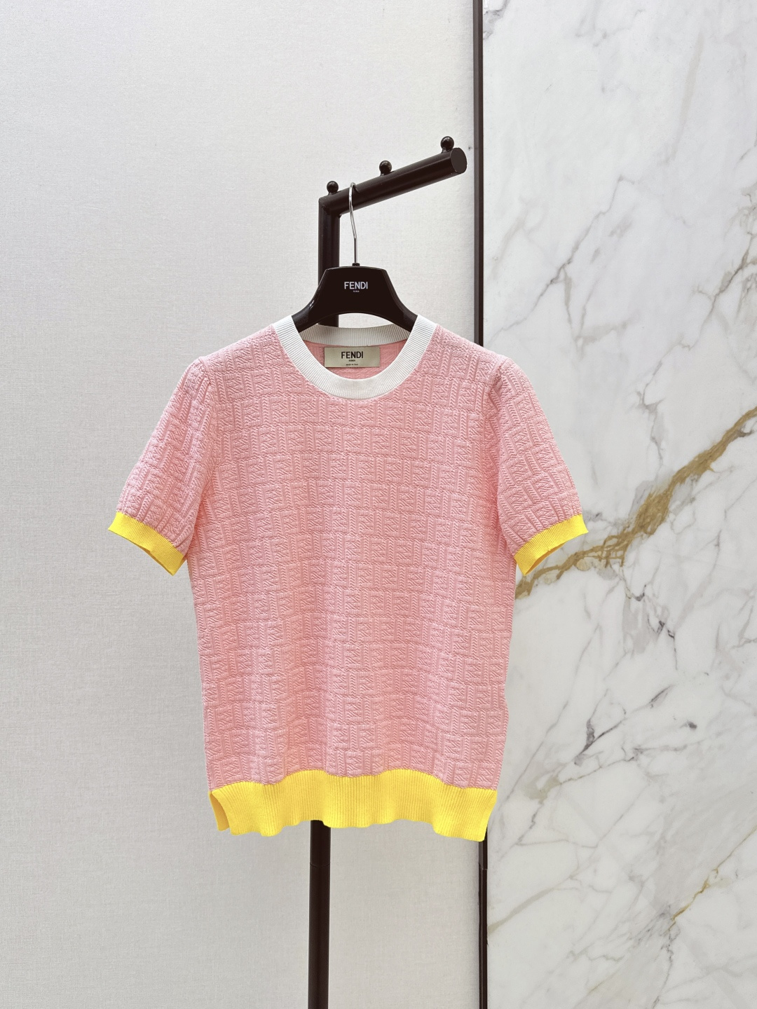 NO:804477,FD 26Ss————The latest macaron color three-dimensional knitted top for spring and summer. The macaron color is full of summer atmosphere. The double-woven pure cotton silk yarn has a delicate and soft feel that is invincible. The fully positioned jacquard craft pattern is fashionable and generous. The temperament round neck is elegant and fashionable. The classic version is slim and versatile. Three colors are available for sale sml,,19860909FD 26Ss————春夏最新款马卡龙配色立体针织上衣马卡龙配色夏日气息满满 双织纯棉蚕丝纱线细腻柔软的手感无敌赞 全定位提花工艺图案时髦大方 气质圆领优雅又时髦 经典版型不挑人上身显瘦又百搭 三色现货发售sml,,,Women's clothing