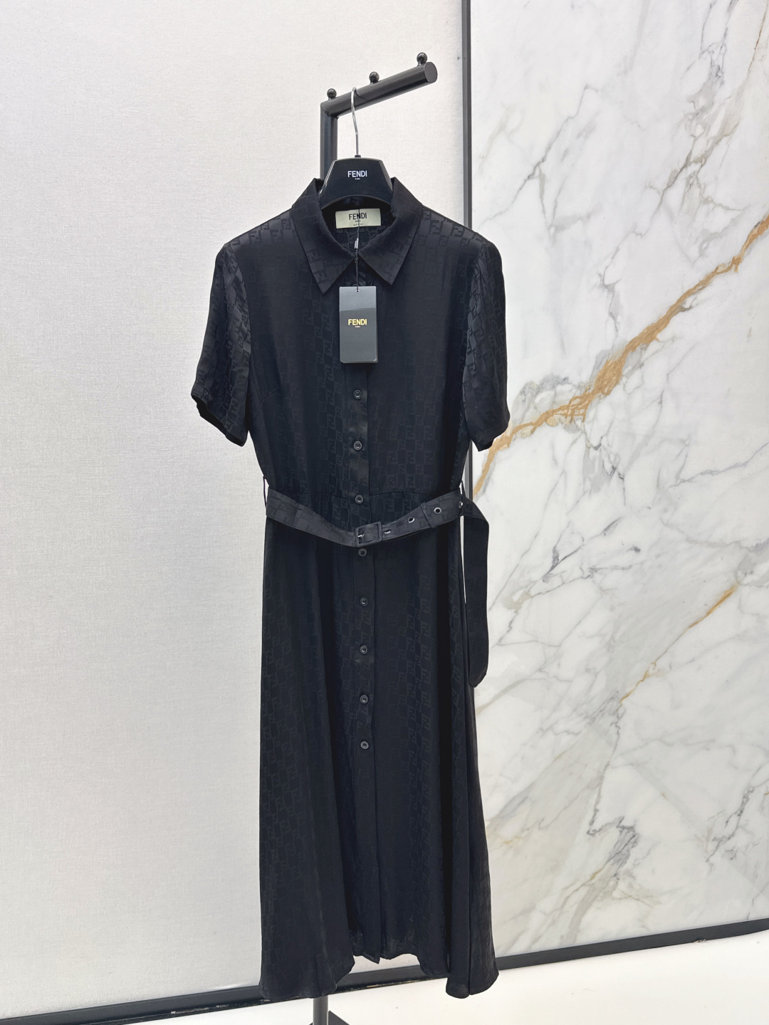 NO:806033,FD 26Ss————The latest spring and summer logo jacquard long dress, classic design. The upper body is exquisite and easy to match. The customized imported fabric is crisp and stylish, full of high-end sense. Two colors are available for sale sml,,skirts,19860909FD 26Ss————春夏最新款logo提花长款连衣裙经典款设计 上身精致搭配起来随心应手 定制的进口面料挺括有型 满满的高级感 两色现货发售sml,,skirts,,Women's clothing