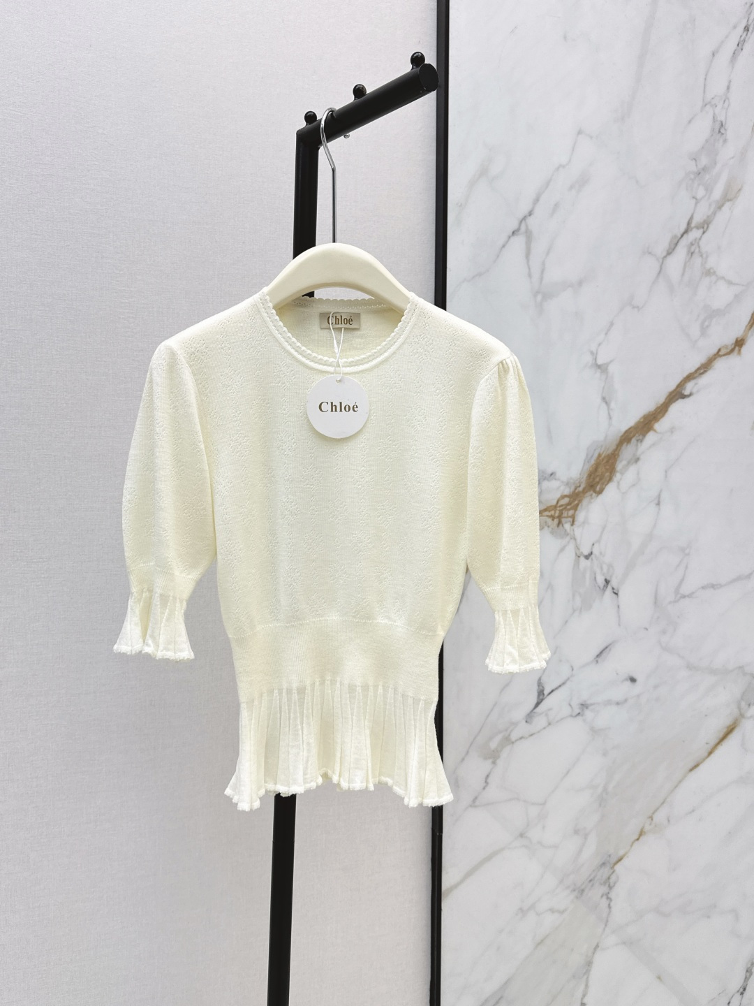 NO:832730,Ch～E 25Ss———The latest lace-decorated round-neck sweater for spring and summer, made from custom yarn, high-end texture, comfortable and soft, lapel long-sleeved sweater tailoring, right-shoulder slim fit, looks great when worn alone, ready for sale in one color, sml,,sweaters,19860909Ch～E 25Ss———春夏最新款花边装饰圆领针织衫定制纱线织造 质感高级 舒适柔软 翻领长袖毛衣剪裁 正肩款修身版型日常内搭单穿都好看 一色现货发售sml,,sweaters,,Women's clothing