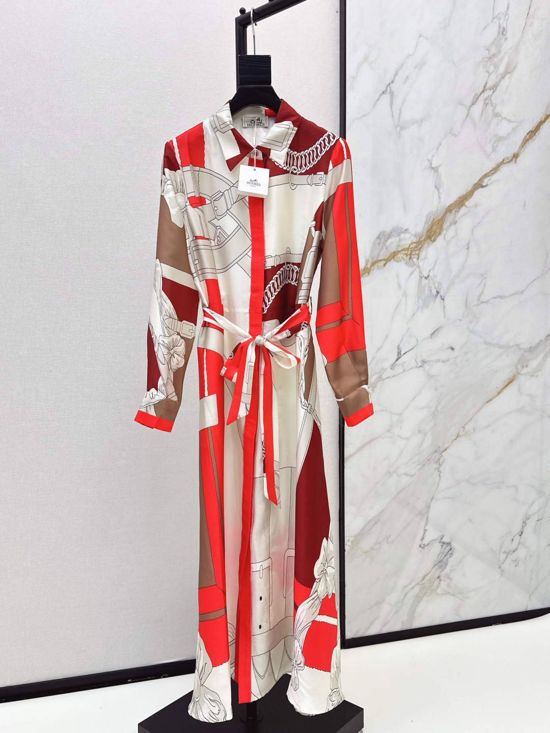 NO:838175,Her 26Ss————The latest printed silk dress in early spring, 100% silk fabric, retro and fashionable, low-key temperament, luxurious and high-end, versatile and not picky, customized technical fabrics, quality of workmanship depends on the details, a must-have for white, rich and beautiful people. One color ready for sale smlxl,,skirts,real silk,19860909Her 26Ss————早春最新款印花真丝连衣裙百分百真丝面料 复古时髦 低调气质又奢华高级 版型百搭不挑人 定制科技面料 做工品质看细节 白富美必入 一色现货发售smlxl,,skirts,real silk,,Women's clothing