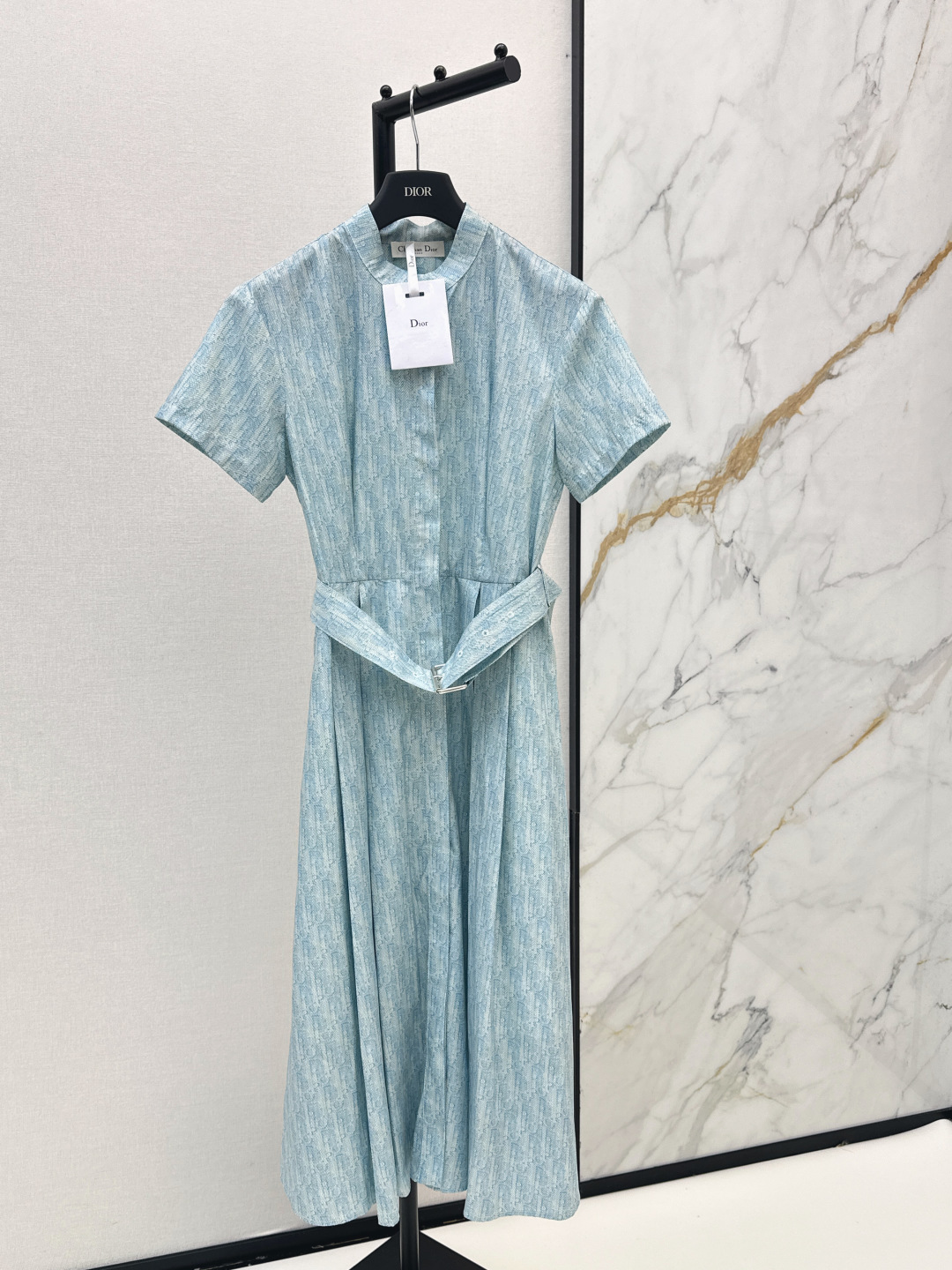 NO:838170,CD 26Ss————The latest logo-printed long dress in spring and summer, classic design. The upper body is exquisite and capable. It can be matched easily. The customized imported fabric is crisp and stylish. It has a full sense of luxury. One color ready for sale sml,,skirts,19860909CD 26Ss————春夏最新款logo印花长款连衣裙经典款设计 上身精致又干练得体 搭配起来随心应手 定制的进口面料挺括有型 满满的高级感 一色现货发售sml,,skirts,,Women's clothing