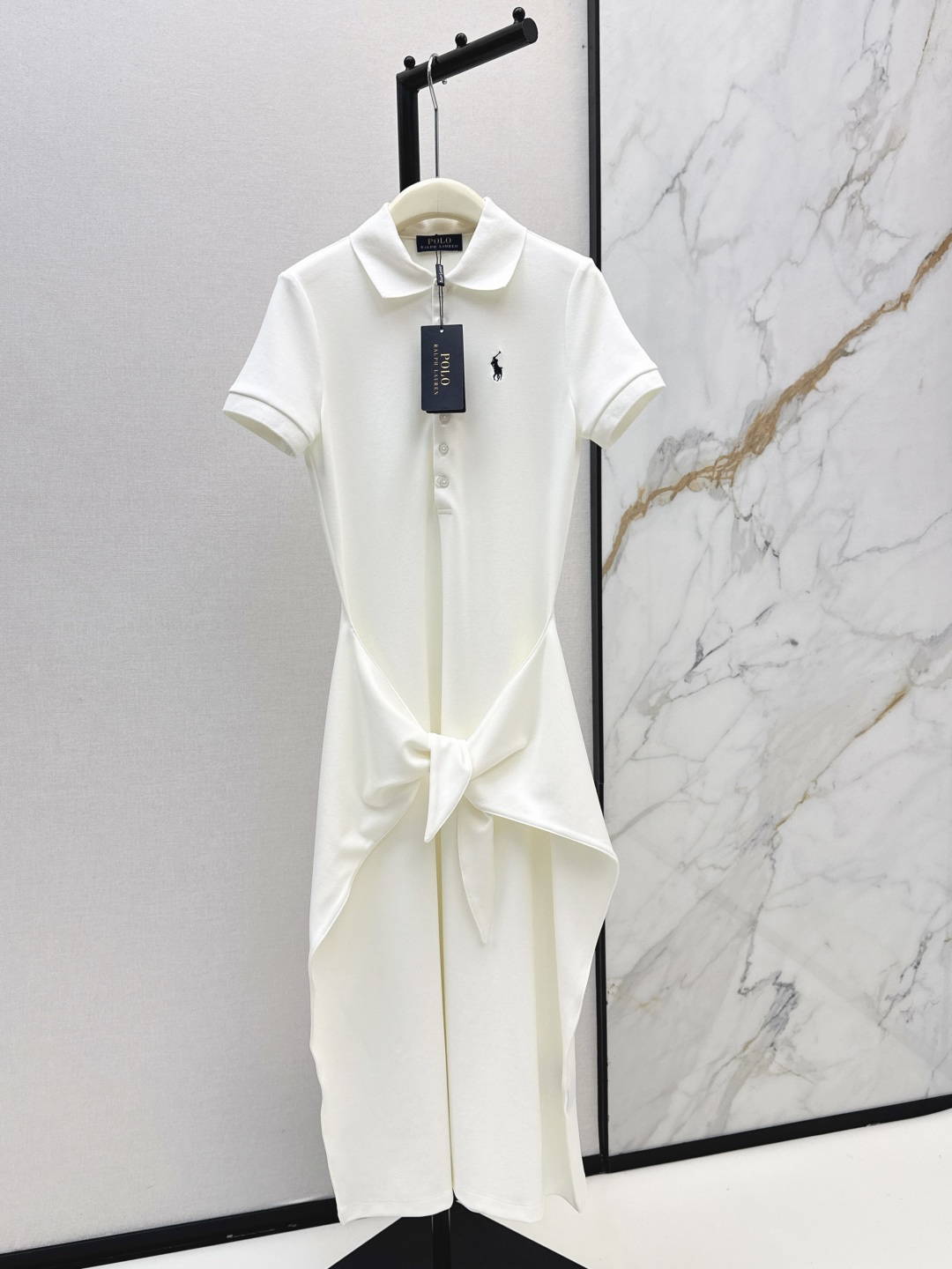 NO:839949,RL 26Ss————The latest spring and summer long Polo dress with a tie at the waist, classic Polo collar + pony logo embroidery, highly recognizable, twist treatment at the waist, wrap-around design to modify the body proportions, elegant and casual, pique mesh cotton material, great effect of covering the flesh and showing height, sports girl commuting style, easy to control the temperament and atmosphere, two colors available for sale sml,,skirts,19860909RL 26Ss————春夏最新款腰间系带长款Polo连衣裙经典Polo领+小马标刺绣 辨识度超高 腰间扭结处理 围裹式设计修饰身材比例 优雅又随性 珠地网眼棉材质 遮肉显高效果很赞 运动少女通勤风 气质氛围感轻松拿捏 两色现货发售sml,,skirts,,Women's clothing