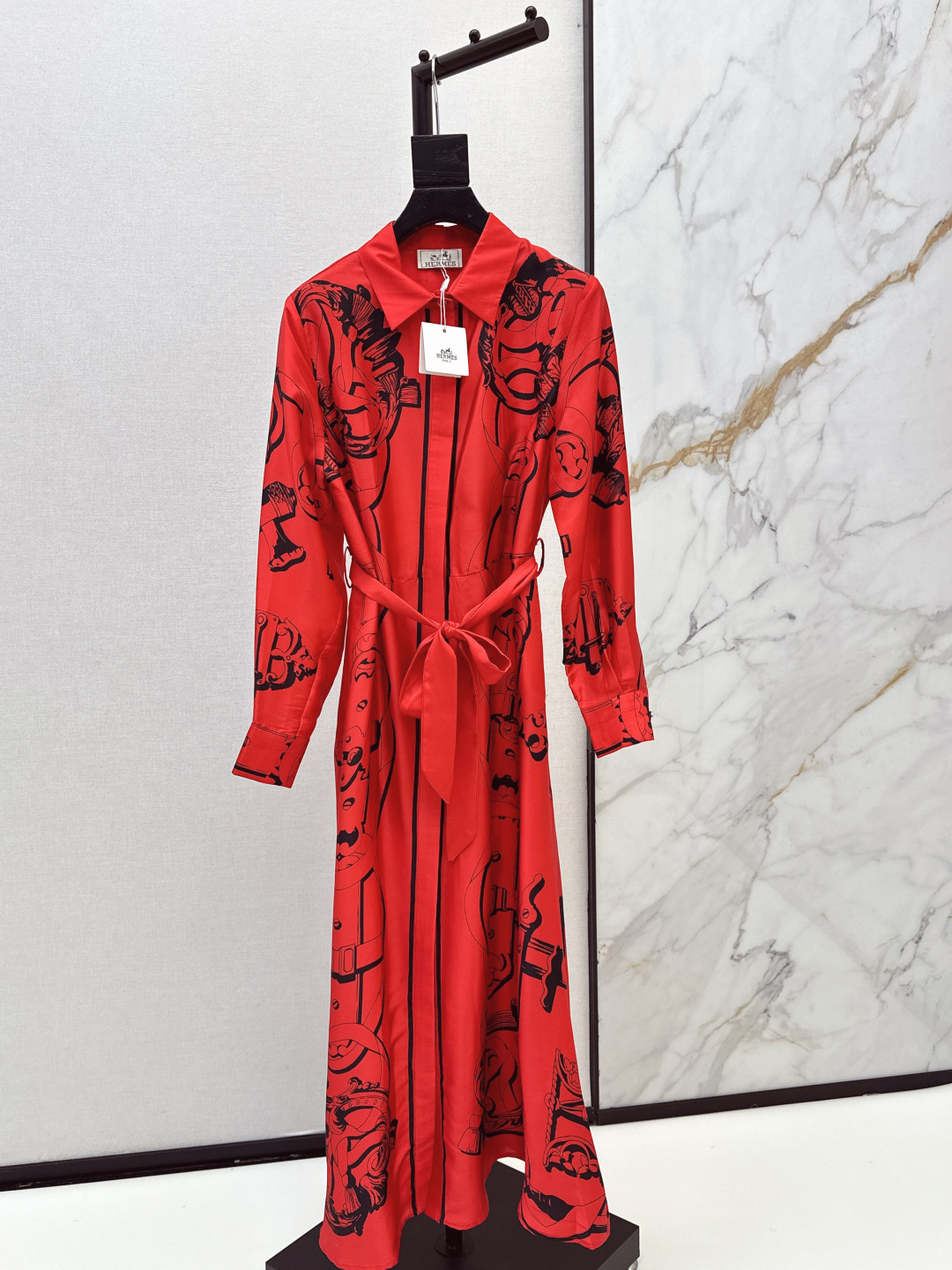 NO:840622,Her 26Ss————The latest printed silk dress in early spring, 100% silk fabric, retro and fashionable, low-key temperament, luxurious and high-end, versatile and not picky, customized technical fabrics, quality of workmanship depends on the details, a must-have for white, rich and beautiful people. One color ready for sale smlxl,,skirts,real silk,19860909Her 26Ss————早春最新款印花真丝连衣裙百分百真丝面料 复古时髦 低调气质又奢华高级 版型百搭不挑人 定制科技面料 做工品质看细节 白富美必入 一色现货发售smlxl,,skirts,real silk,,Women's clothing