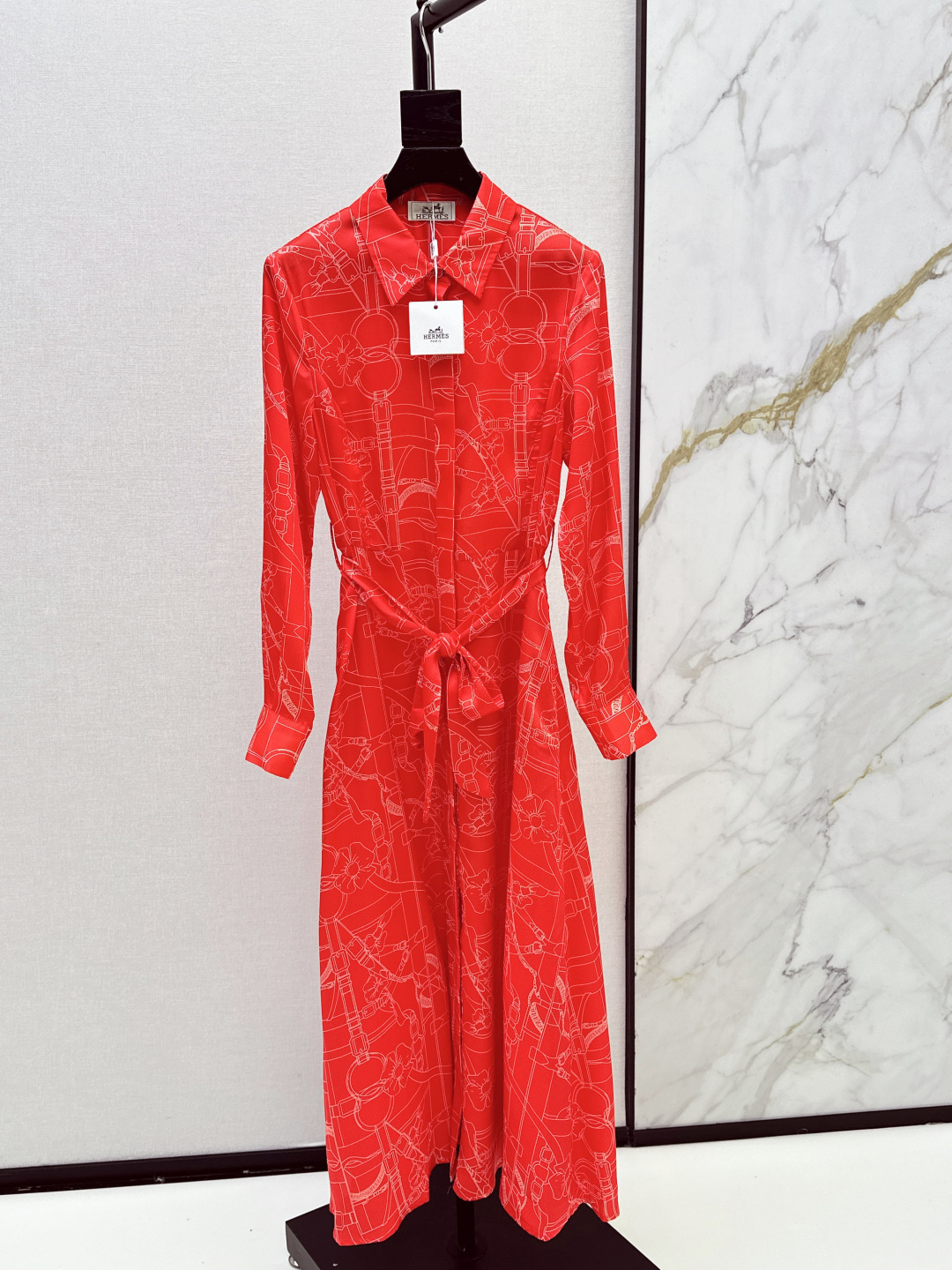 NO:841343,Her 26Ss————The latest printed silk dress in early spring, 100% silk fabric, retro and fashionable, low-key temperament, luxurious and high-end, versatile and not picky, customized technical fabrics, quality of workmanship depends on the details, a must-have for white, rich and beautiful people. One color ready for sale smlxl,,skirts,real silk,19860909Her 26Ss————早春最新款印花真丝连衣裙百分百真丝面料 复古时髦 低调气质又奢华高级 版型百搭不挑人 定制科技面料 做工品质看细节 白富美必入 一色现货发售smlxl,,skirts,real silk,,Women's clothing