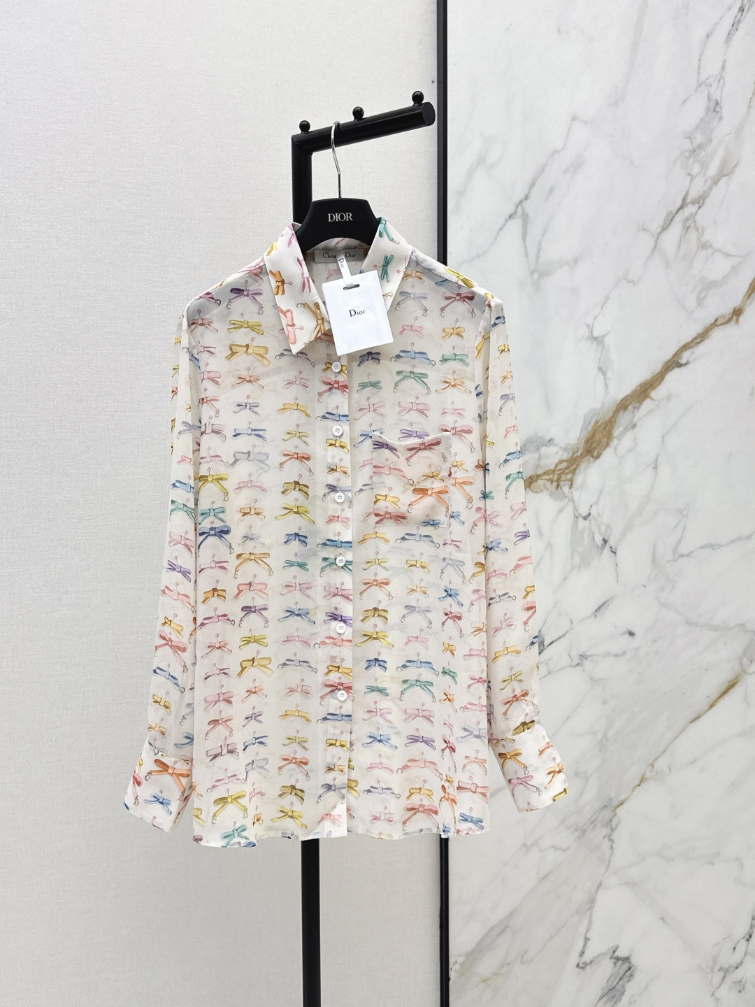 NO:841298,Shirt, trousers CD 26Ss————The latest bow-knot print suit for spring and summer. A cute style. Full of small details. Exquisite workmanship. Age-reducing fashion. Good hold style. Won the hearts of fairies. Soft and textured. Available in one color. Ready for sale sml,,19860909衬衣 长裤CD 26Ss————春夏最新款蝴蝶结印花套装可A可乖的风格 满满小细节太加分 做工精致 减龄时尚 好HOLD住造型 深得仙女心 柔软有质感一色分开发 现货发售sml,,,Women's clothing