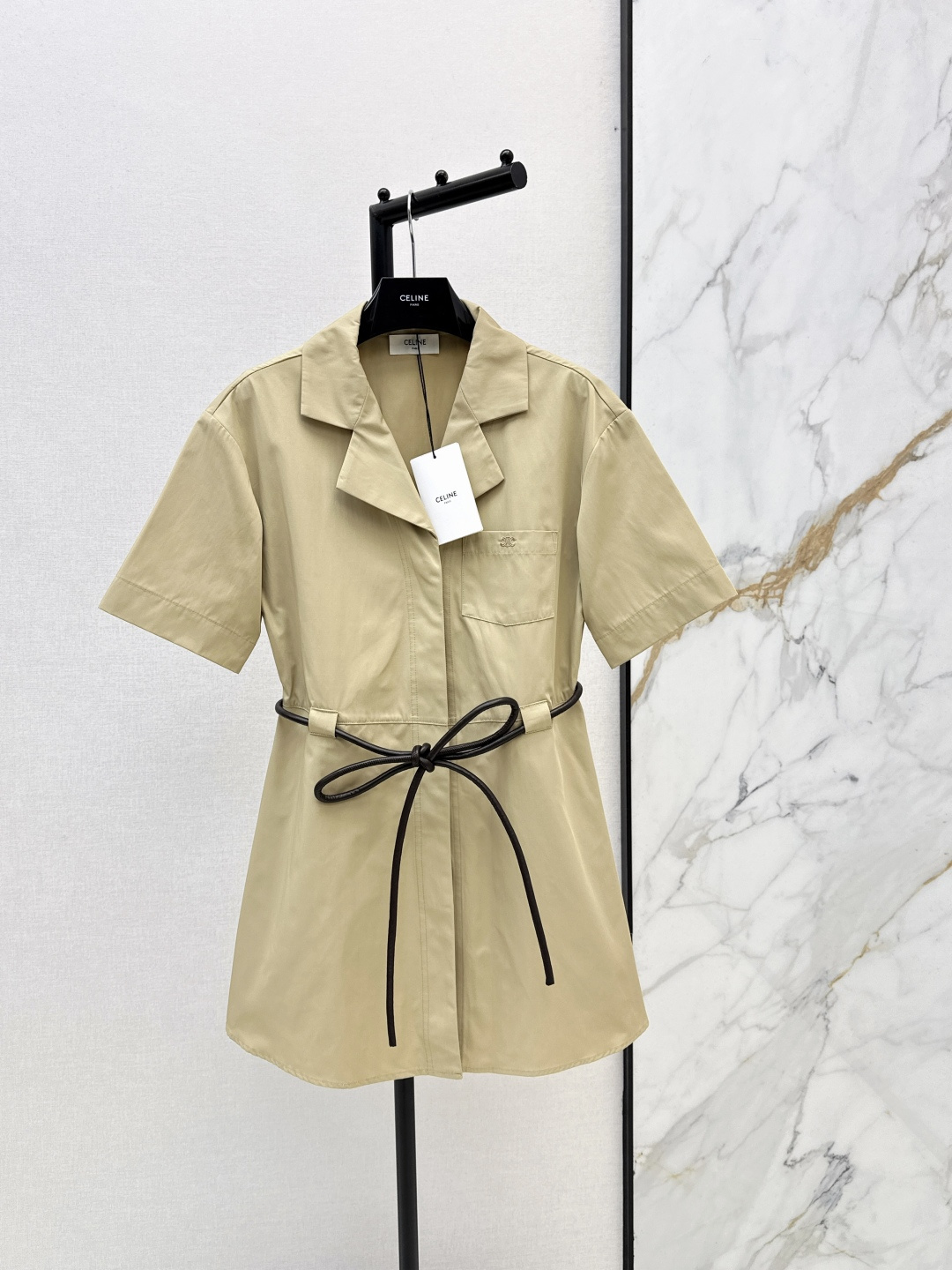 NO:843791,Ce 26Ss————The latest dress with Arc de Triomphe embroidery decoration in spring and summer. The season of indulging in windbreaker skirts. Summer is here~ This atmospheric dress starts the passionate summer and softens the toughness of the windbreaker into a gentle tone~ Khaki is also an enduring British tone. It is high-end and versatile, suitable for outings and commuting. Two colors are available for sale sml,,skirts,19860909Ce 26Ss————春夏最新款凯旋门刺绣装饰连衣裙沉迷于风衣裙的季节 夏天踱步而至~ 这件氛围感连衣裙开启热情夏日 将风衣的硬朗柔化成温柔的调调~ 卡其色也是经久不衰的英伦调调 高级百搭 不管出街出游还是通勤都很适配 两色现货发售sml,,skirts,,Women's clothing