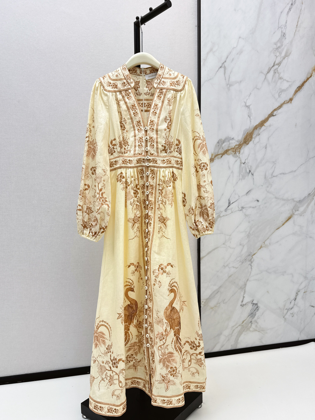 NO:845979,Exclusive first release of Zimmen-M 26Ss - the latest spring and summer long holiday-style printed dress with an elegant and fresh resort-style atmosphere. Elegant pattern printing, a romantic and elegant white and rich beauty must-have item. Silk blended fabric. One color ready for sale smlxl,,skirts,real silk,19860909独家首发 Zimmen-M 26Ss———春夏最新款度假风长款印花连衣裙淡雅清新的度假风气息 优雅图案印花浪漫优雅的白富美必备单品 真丝混纺面料 一色现货发售smlxl,,skirts,real silk,,Women's clothing