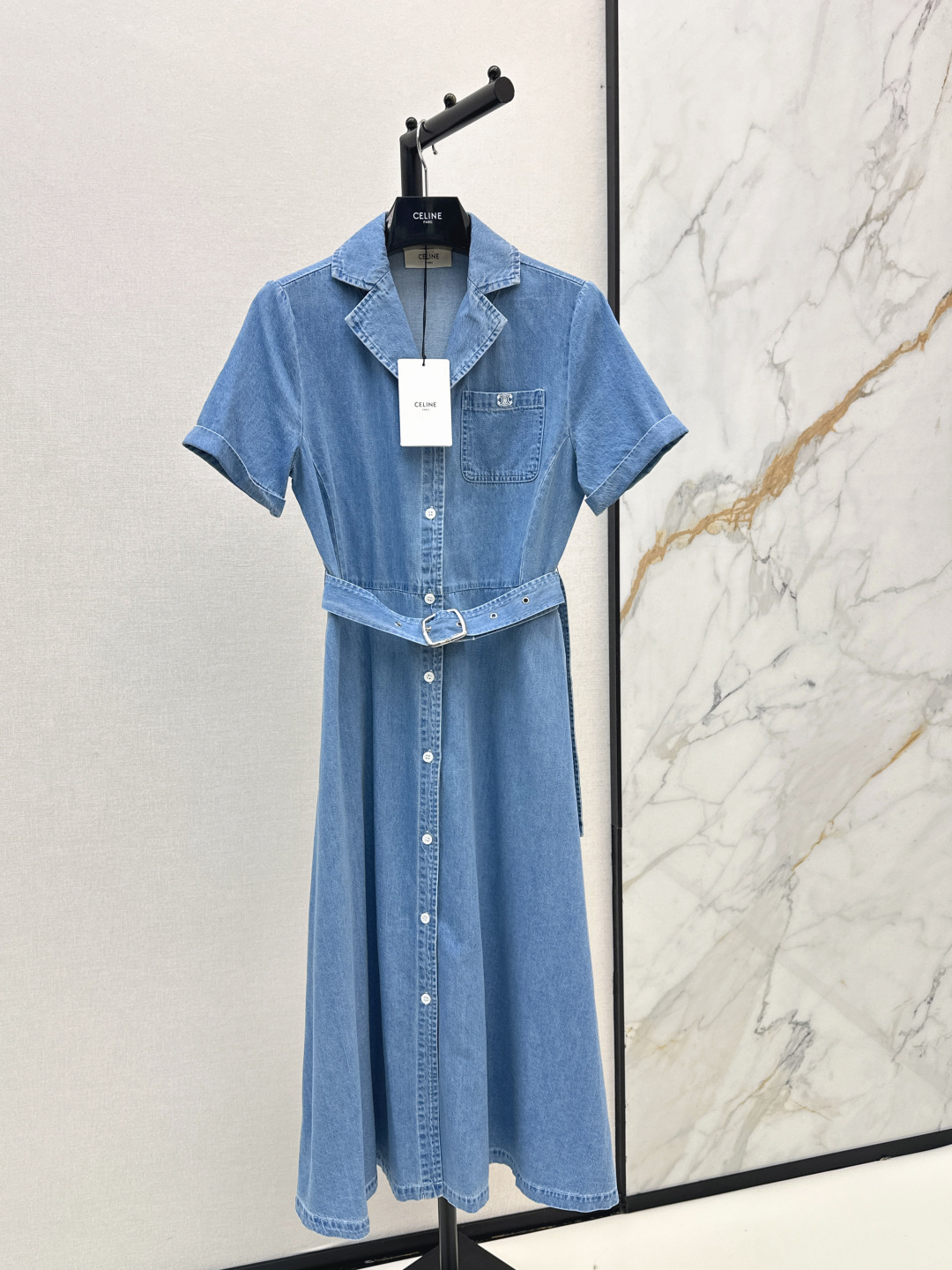 NO:856431,Ce 26Ss————The latest spring and summer long dress with Arc de Triomphe embroidery decoration. Super fashionable. The upper body is cool and sassy in individual colors. The texture is fine and the cotton feels natural and has a muscular feel. Two colors are available in stock. sml,,skirts,19860909Ce 26Ss————春夏最新款凯旋门刺绣装饰长款连衣裙 超时髦 个性色调上身又酷又飒爽 纹理细腻棉感自然 有筋骨感 两色现货发售sml,,skirts,,Women's clothing