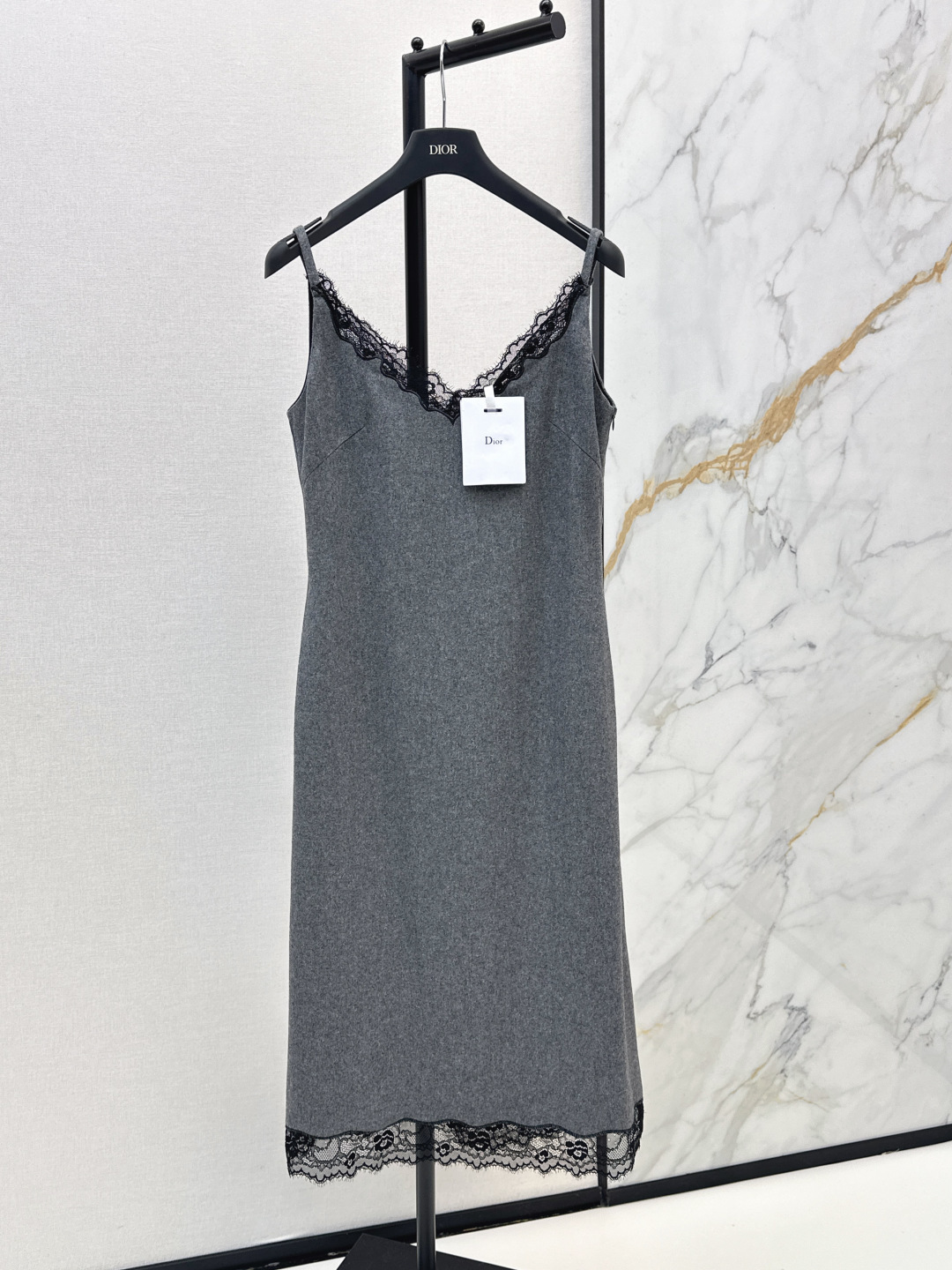 NO:858057,CD 26Ss————The latest early autumn high-end gray splicing lace suspender skirt is classic and stylish. It has its own aura. The texture of the fabric is very nice. It is fashionable and high-end. The color is super positive. The upper body looks white and slim. It has a cool and handsome series. The upper body has a full aura when walking. The length is just right. It is easy to control. One color ready for sale smlxl,,skirts,19860909CD 26Ss————早秋最新款高级灰拼接蕾丝吊带裙经典又有型 自带气场 面料质感很奈斯 时髦又高级 颜色超级正 上身显白又显瘦 自带酷帅感的系列 走路都带风上身气场全开 长度恰到好处 轻松驾驭 一色现货发售smlxl,,skirts,,Women's clothing