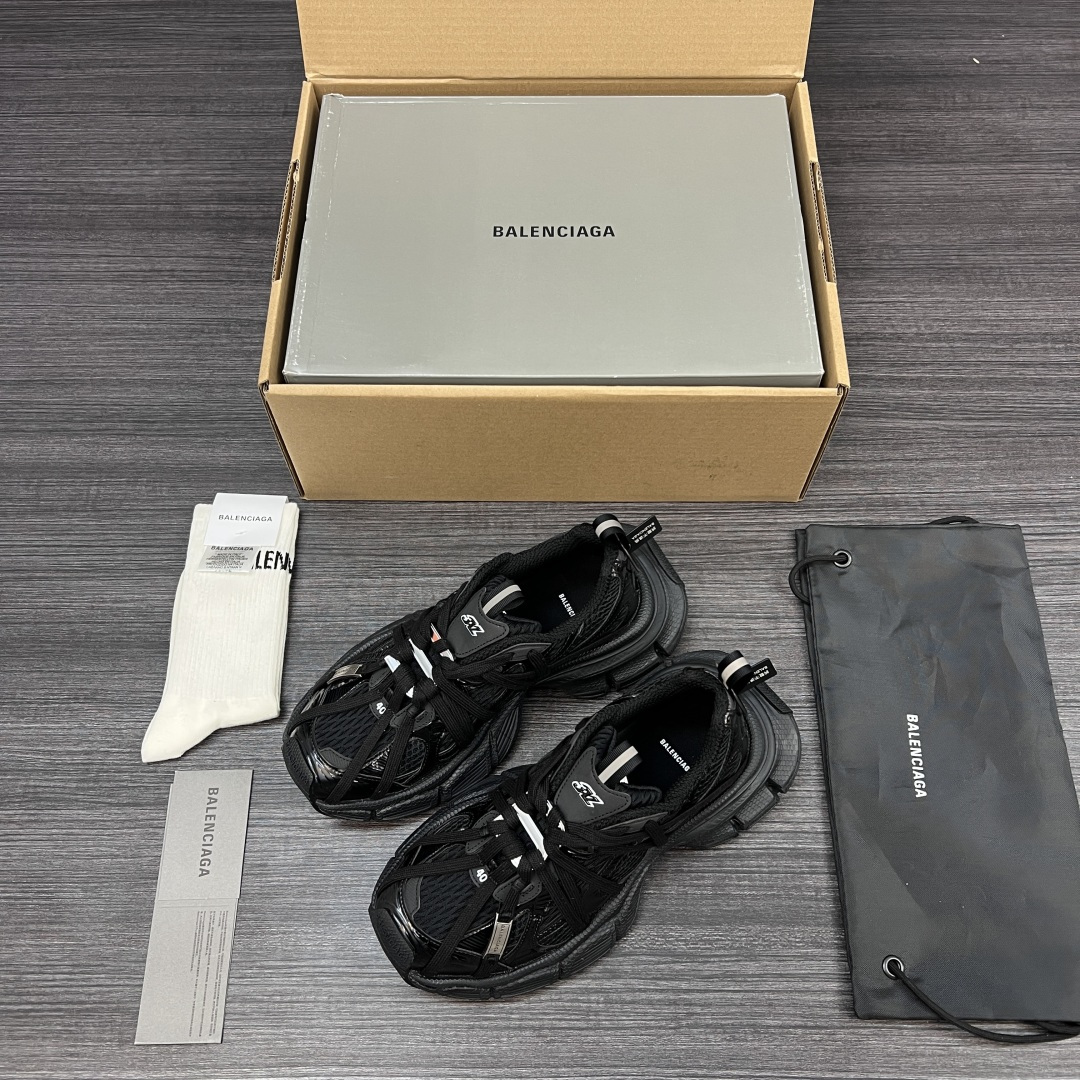 NO:229047,Pure original version of Balenciaga 3XL buckle straps, round toe straps, low top, dad shoes, black. While continuing the outdoor contour and complex upper structure of the Track Trainer, the new version adds transparent strap parts to the heel position, making the whole shoe look more retro. Packaging full set of Dewu accessories reinforce the aircraft box packaging!  Number of codes: 35-46 codes!  , casual shoes/sports shoes, balenciaga, balenciaga, sneakers19860909纯原版本Balenciaga巴黎世家 3XL扣式绑带 圆头系带 低帮 老爹鞋 黑色 在延续 Track Trainer 户外轮廓和复杂鞋面结构的同时,新版本在后跟位置增加了透明带的部件,整鞋看起来更加复古. 包装全套得物配件加固飞机盒包装！ 码数:35-46码！,休闲鞋/运动鞋,balenciaga,balenciaga,sneakers,Women's Shoes