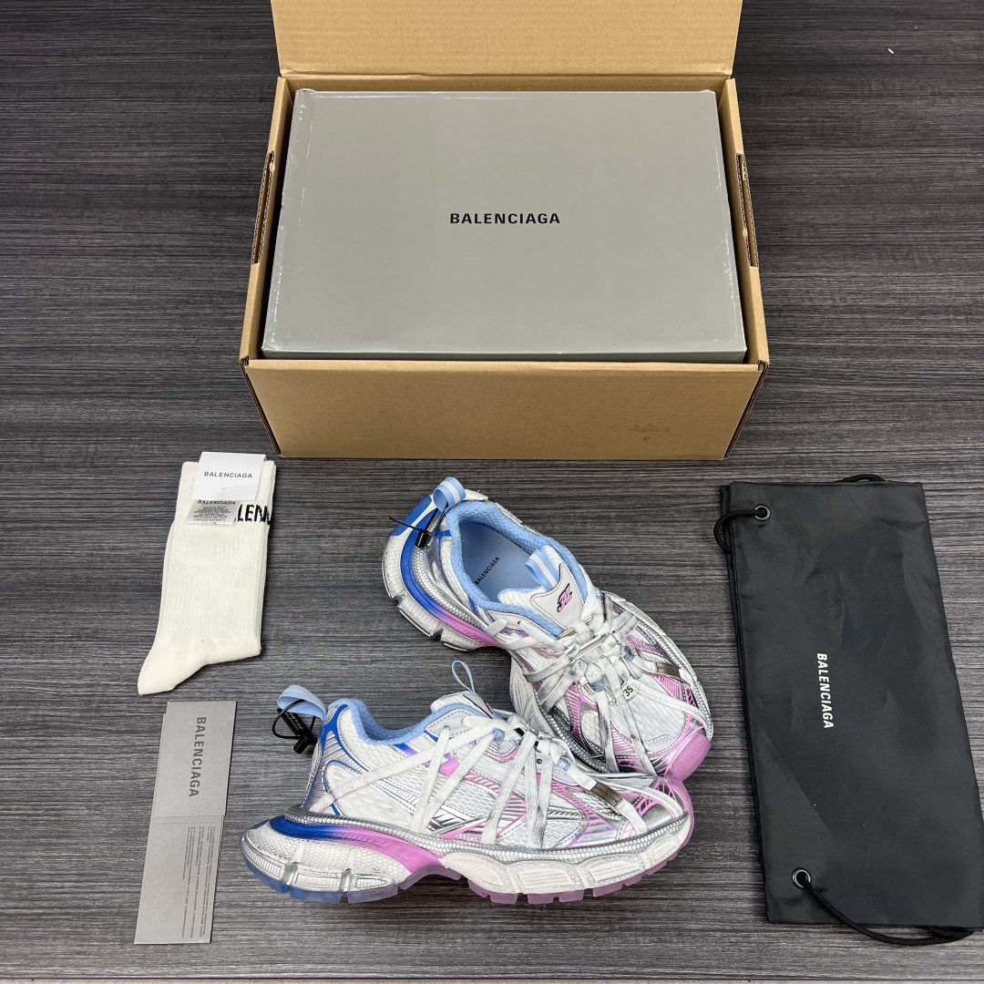Balenciaga 纯 本Balenciaga巴黎世家 3XL扣式绑带 圆头系带 低帮 老爹鞋 粉蓝 在延续 Track Trainer 户外轮廓和复杂鞋面结构的同时