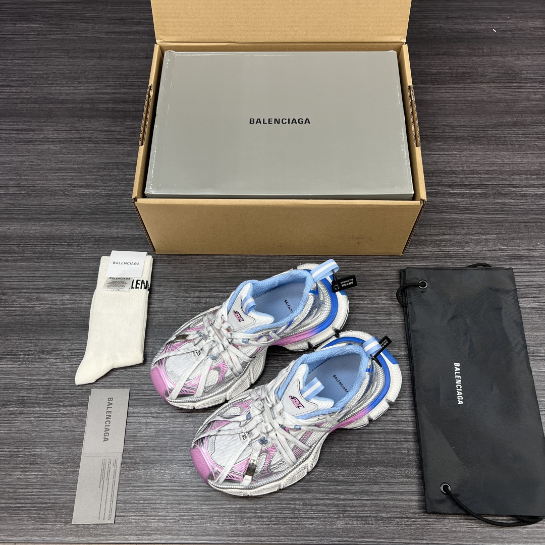 NO:229052,Pure original version of Balenciaga 3XL buckle straps, round toe straps, low top, dad shoes, pink blue. While continuing the outdoor contour and complex upper structure of the Track Trainer, the new version adds transparent strap parts to the heel position, making the whole shoe look more retro. Packaging full set of Dewu accessories reinforce the aircraft box packaging!  Number of codes: 35-46 codes!  , casual shoes/sports shoes, balenciaga, balenciaga, sneakers19860909纯原版本Balenciaga巴黎世家 3XL扣式绑带 圆头系带 低帮 老爹鞋 粉蓝 在延续 Track Trainer 户外轮廓和复杂鞋面结构的同时,新版本在后跟位置增加了透明带的部件,整鞋看起来更加复古. 包装全套得物配件加固飞机盒包装！ 码数:35-46码！,休闲鞋/运动鞋,balenciaga,balenciaga,sneakers,Women's Shoes
