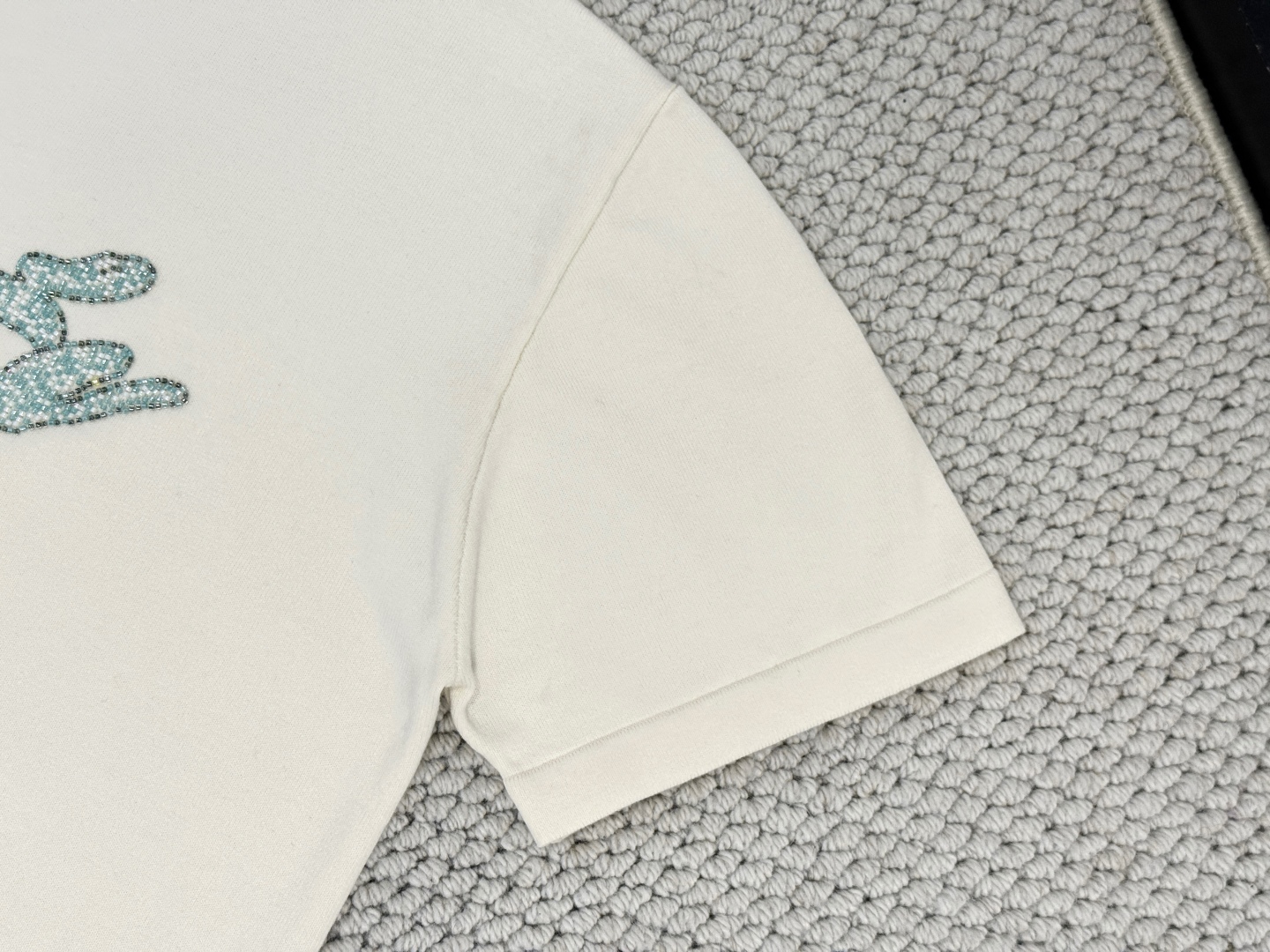 Louis Vuitton Jersey T-Shirt: Stylish and Comfortable Design 6 cmp i1750941223232 7883 0 4