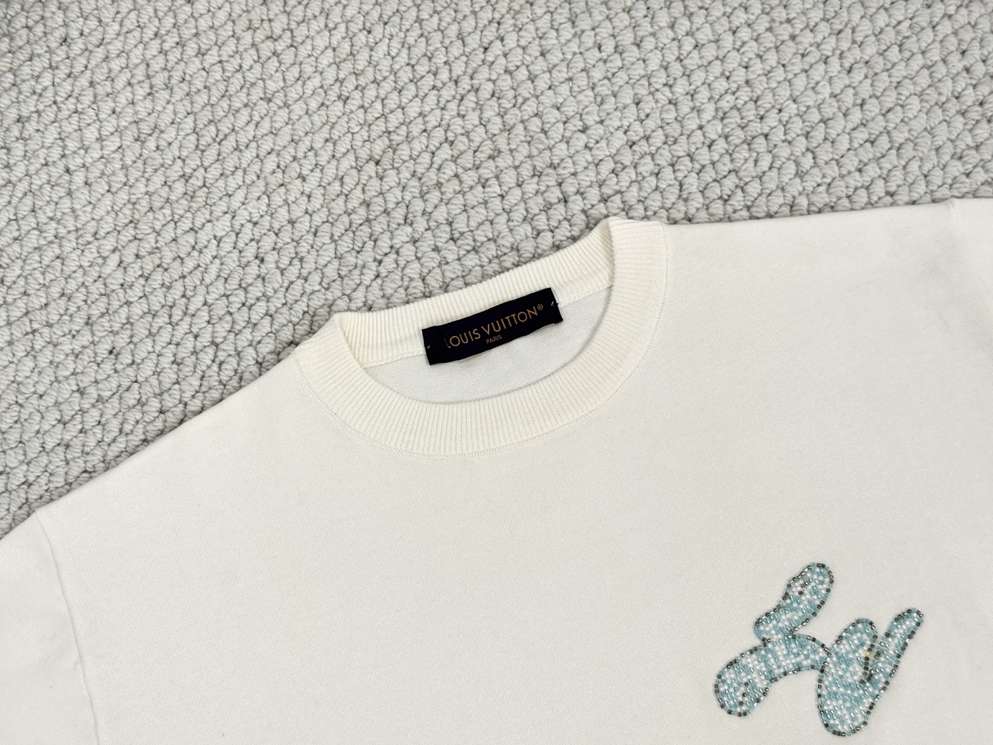 Louis Vuitton Jersey T-Shirt: Stylish and Comfortable Design 3 cmp i1750941343677 4409 0 7