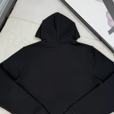 产品简介巴宝莉 / 马术骑士徽标格纹棉质连帽衫面料:26S双纱、底10S绒纱/ 570G罗纹:21S双纱 产品简介巴宝莉 / 马术骑士徽标格纹棉质连帽衫面料:26S双纱、底10S绒纱/ 570G罗纹:21S双纱