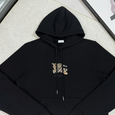产品简介巴宝莉 / 马术骑士徽标格纹棉质连帽衫面料:26S双纱、底10S绒纱/ 570G罗纹:21S双纱 产品简介巴宝莉 / 马术骑士徽标格纹棉质连帽衫面料:26S双纱、底10S绒纱/ 570G罗纹:21S双纱