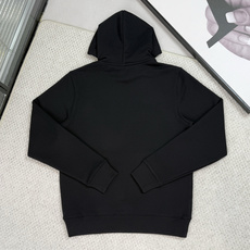 产品简介巴宝莉 / 马术骑士徽标格纹棉质连帽衫面料:26S双纱、底10S绒纱/ 570G罗纹:21S双纱 产品简介巴宝莉 / 马术骑士徽标格纹棉质连帽衫面料:26S双纱、底10S绒纱/ 570G罗纹:21S双纱