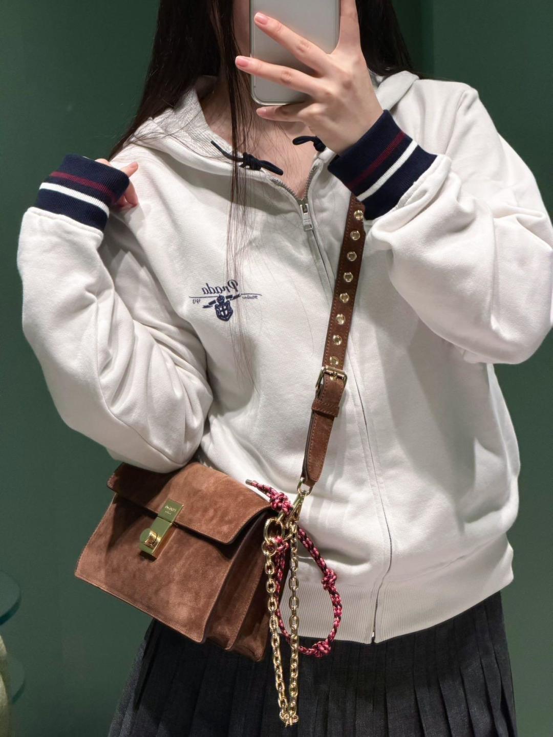 _dt19saICX9oyK1lJqM7NdvX7ceouN2w0wUbcQgw