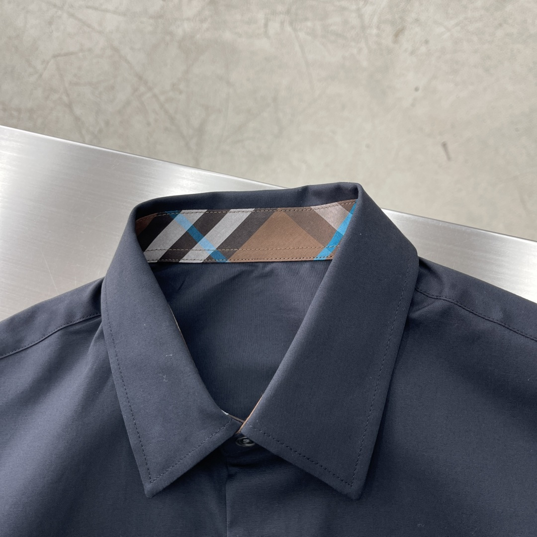 

-BBR 标识战马小刺绣细节府绸衬衫明扣款贝壳扣，这款面料带弹力，穿着舒适！
尺码S-XXL。