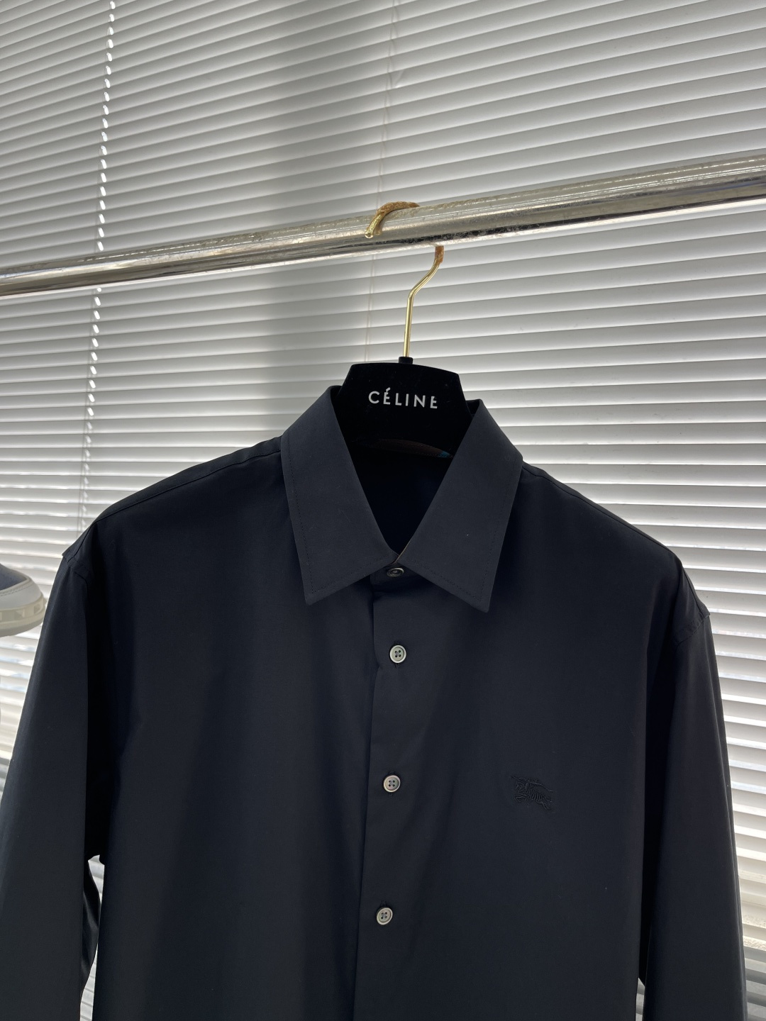 

-BBR 标识战马小刺绣细节府绸衬衫明扣款贝壳扣，这款面料带弹力，穿着舒适！
尺码S-XXL。