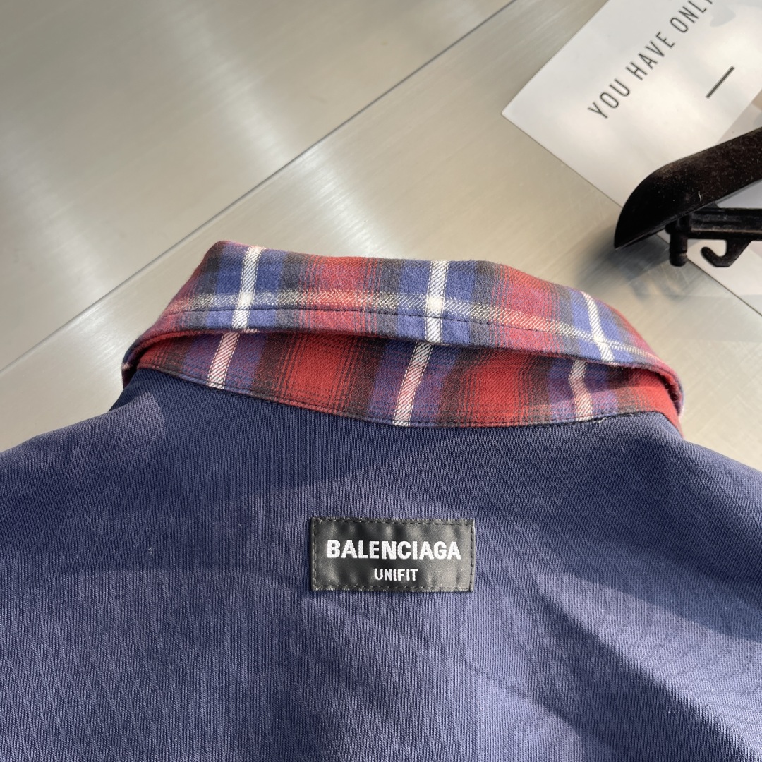 Balenciaga Reversible Plaid Shirt Jacket with Soft Cotton and Stylish Design 8 cmp i1736411472911 433 0 4