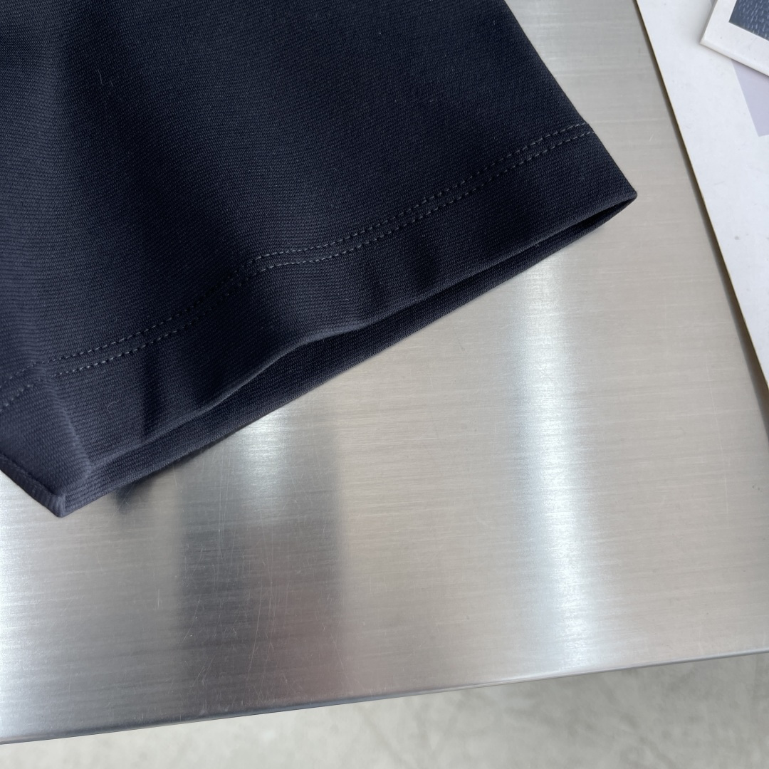 

-FEND 2025春夏短袖系列

尺码   m-5xL
版型：微阔版型
克重：260克重
成份： 