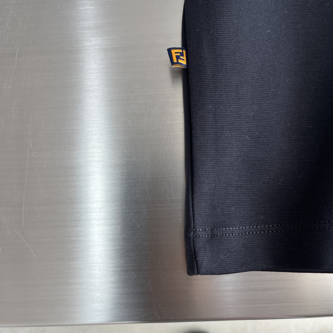 

-FEND 2025春夏短袖系列

尺码   m-5xL
版型：微阔版型
克重：260克重
成份： 