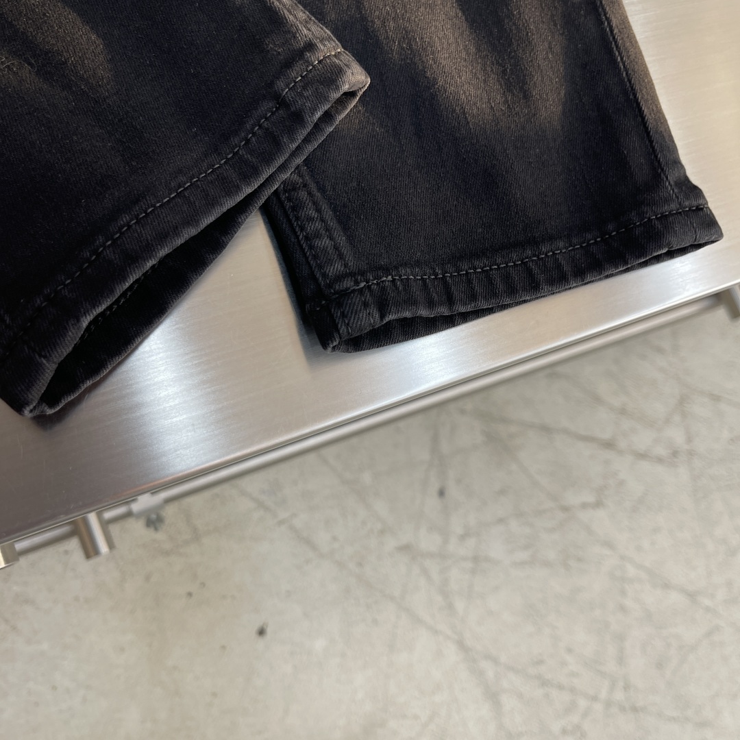 Dolce & Gabbana Black Denim Jeans with DG Print Pocket - Luxury Quality 7 cmp i1736845122353 297 0 4
